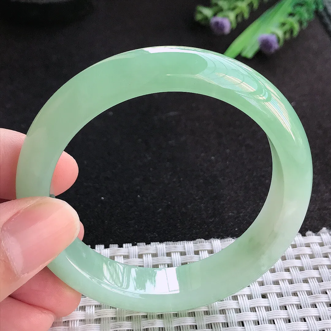 天然a货翡翠55/12.8/8.3老坑冰胶果冻冰晴满绿甜绿手镯宽边玉手镯