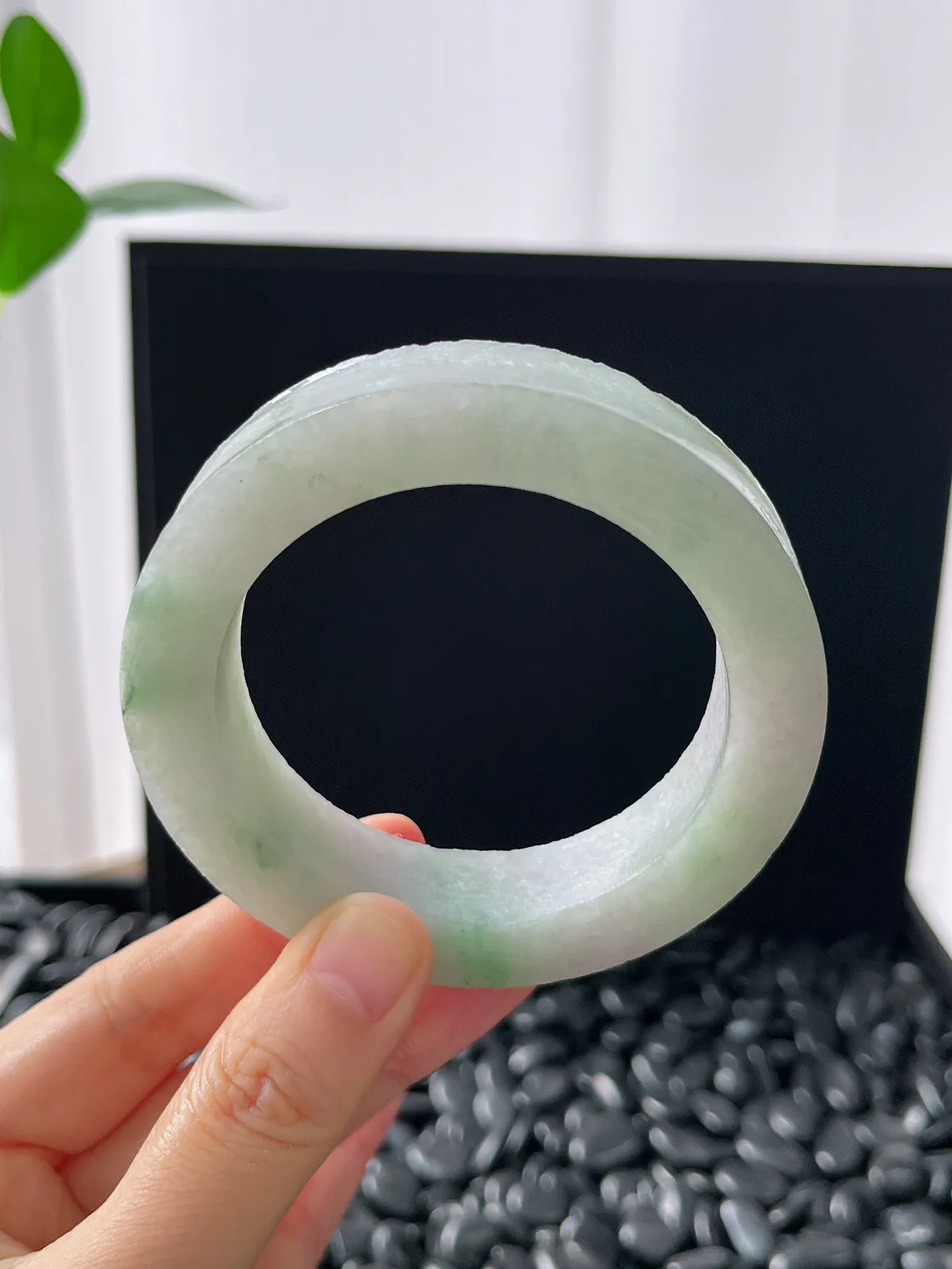 翡翠镯饼，⭕️正圈最大做57，圆条最大做53；最小做53.3