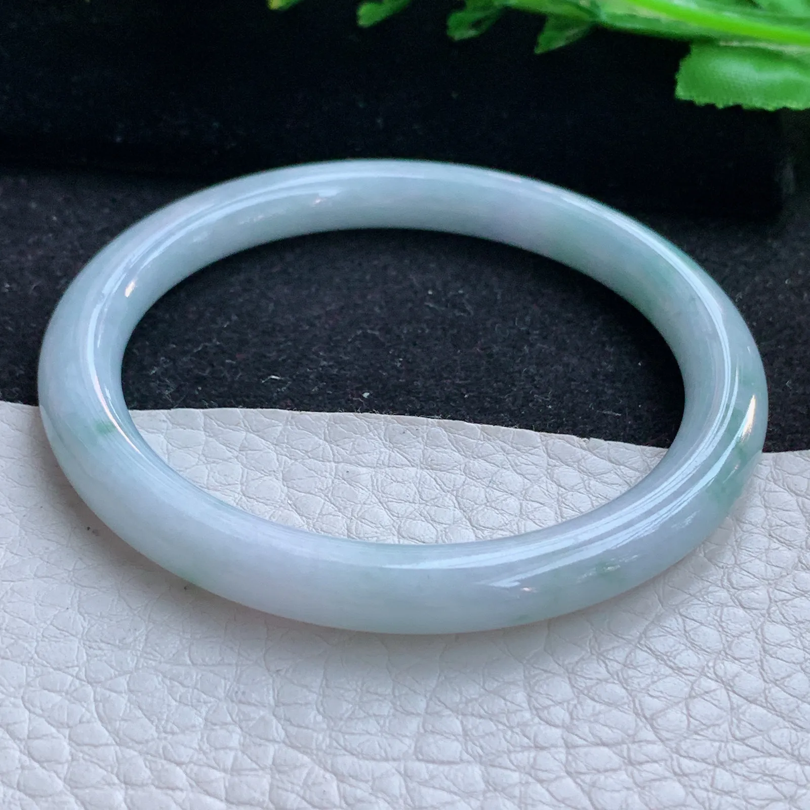 xx自然光54*6.8*7.6美人镯 缅甸翡翠a货玉手镯飘花圆条玉手环 叮当镯