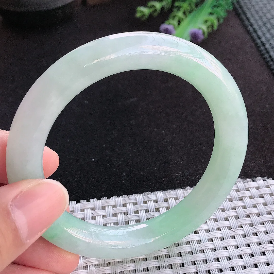天然a货翡翠57/10.8/10.6老坑冰胶果冻飘绿圆条手镯玉手镯