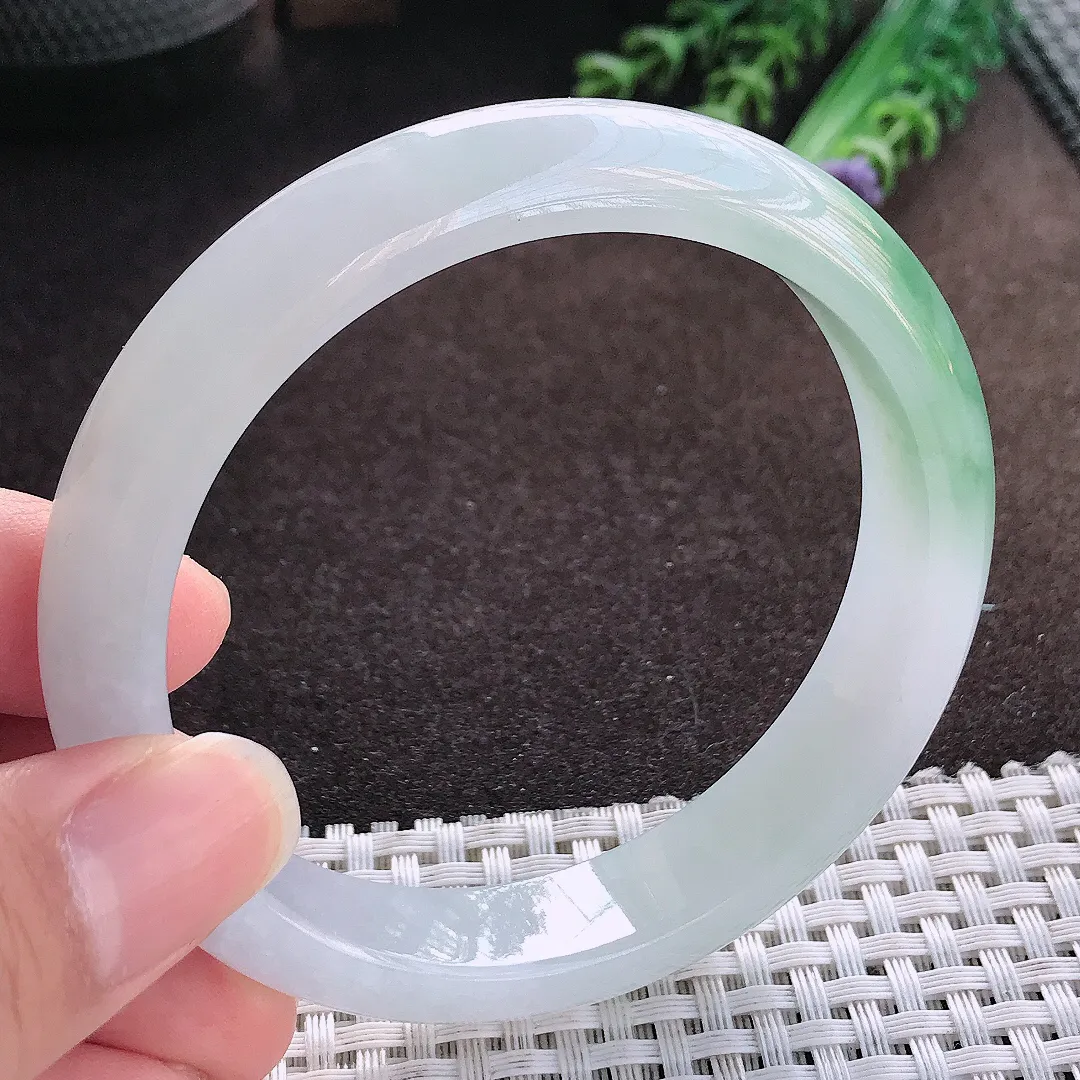 天然a货翡翠60/12.8/8.1老坑冰胶果冻飘花手镯宽边玉手镯