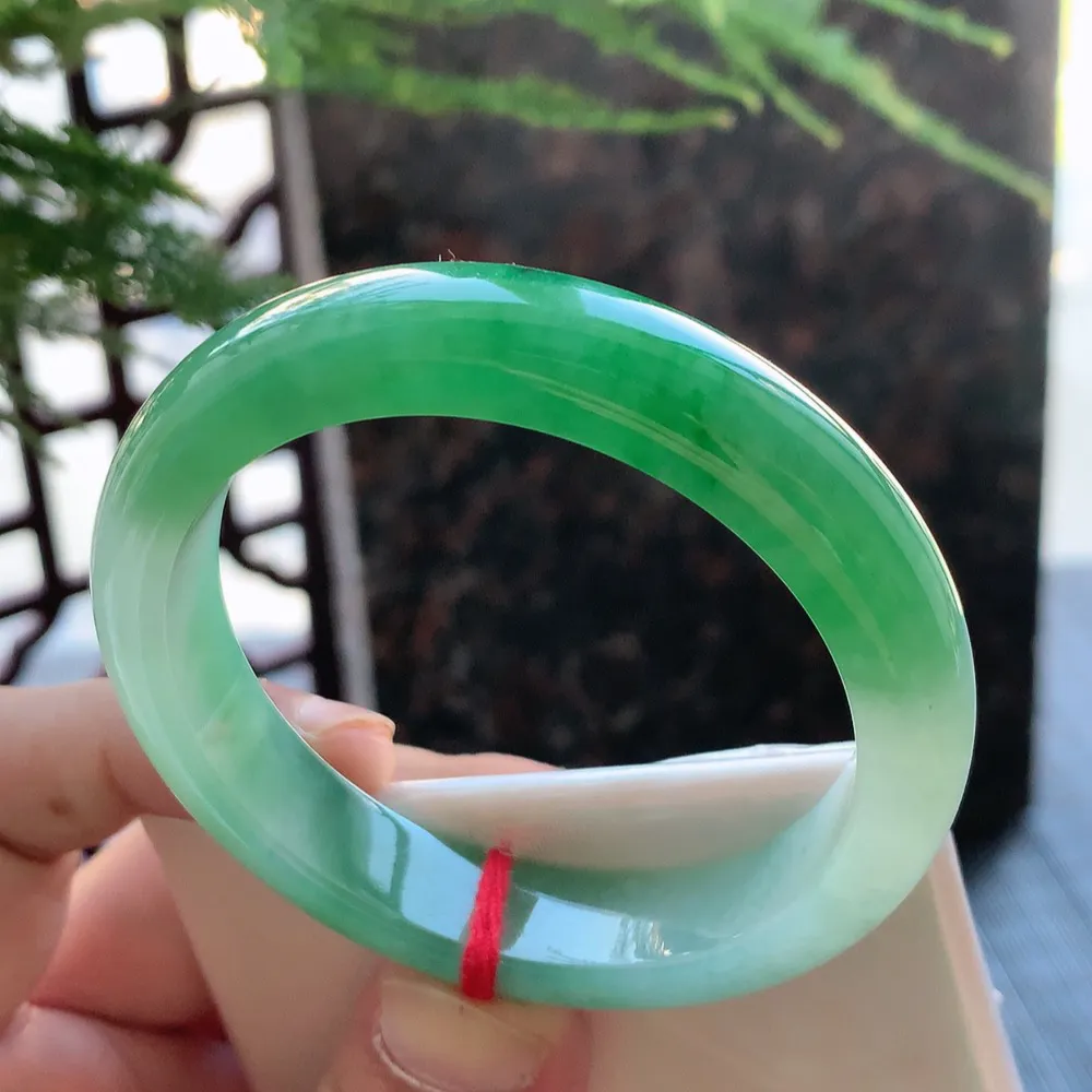 正圈一大节翠绿 无瑕 尺寸:53.5/11.7/7.4 色好