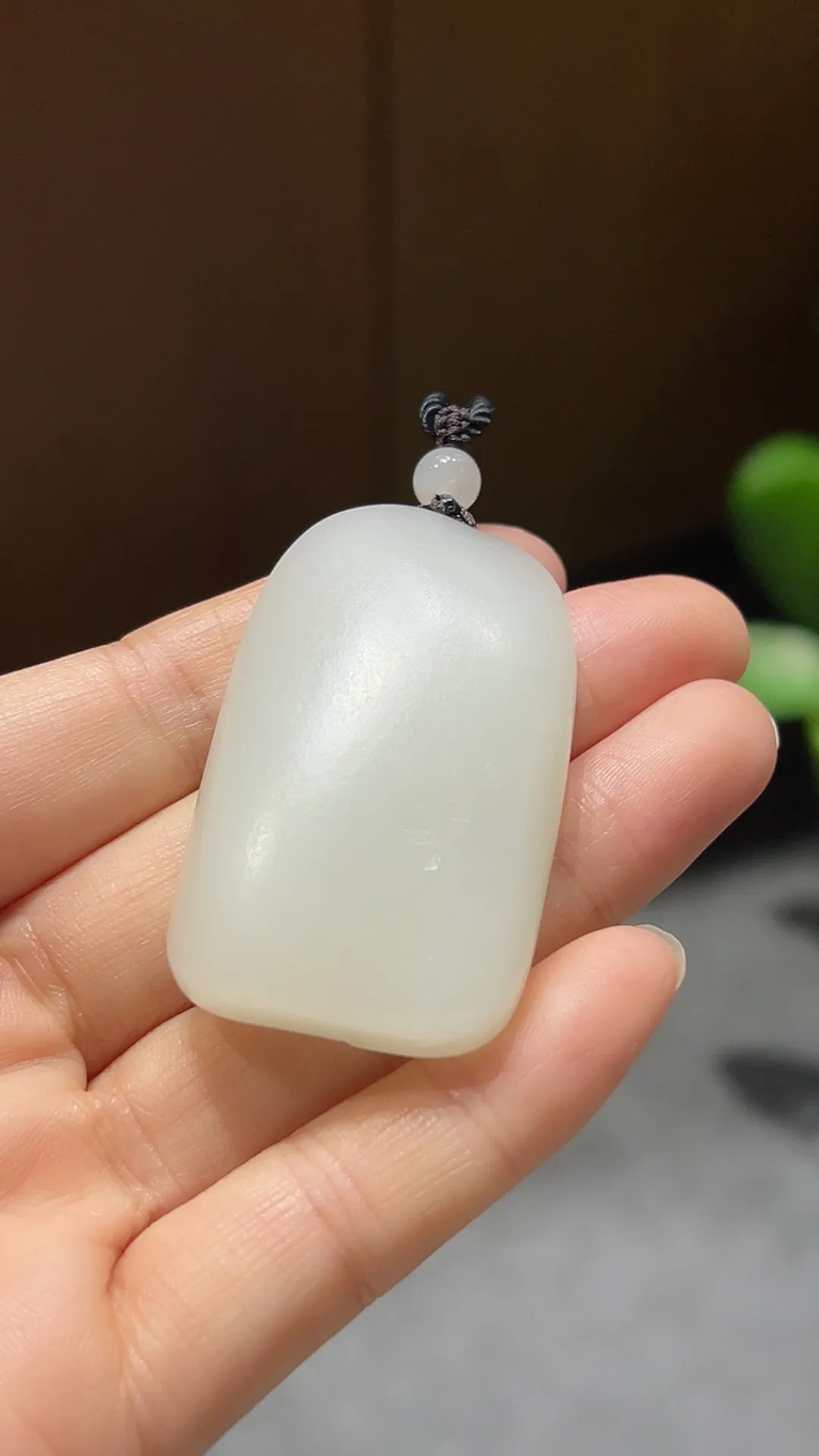 籽料｜一级白细｜弥勒佛

重37.6克 尺寸50*30*13m m