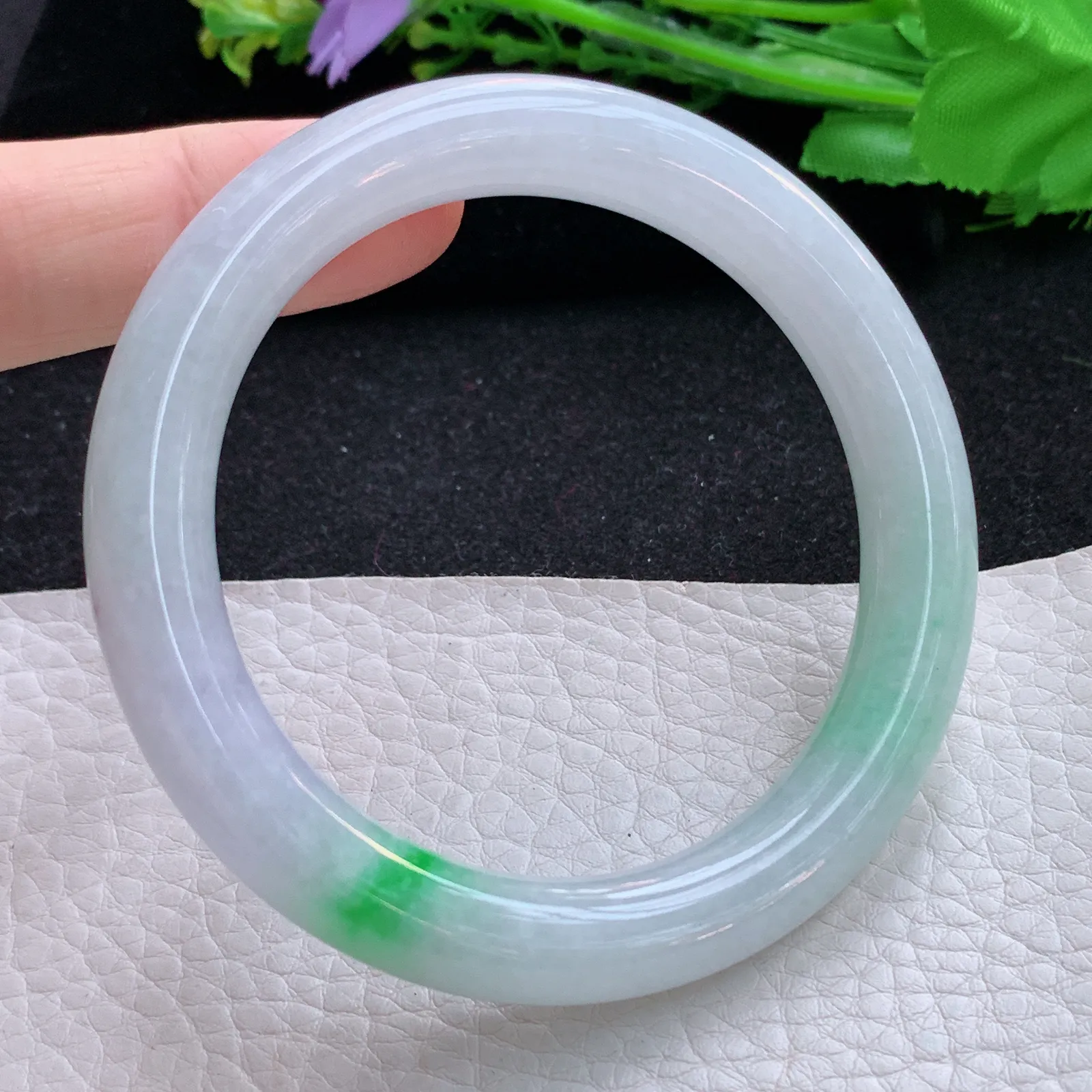 faa自然光55.5*9.8*9.5叮当镯 缅甸翡翠a货玉手镯飘绿圆条玉手环 美人镯