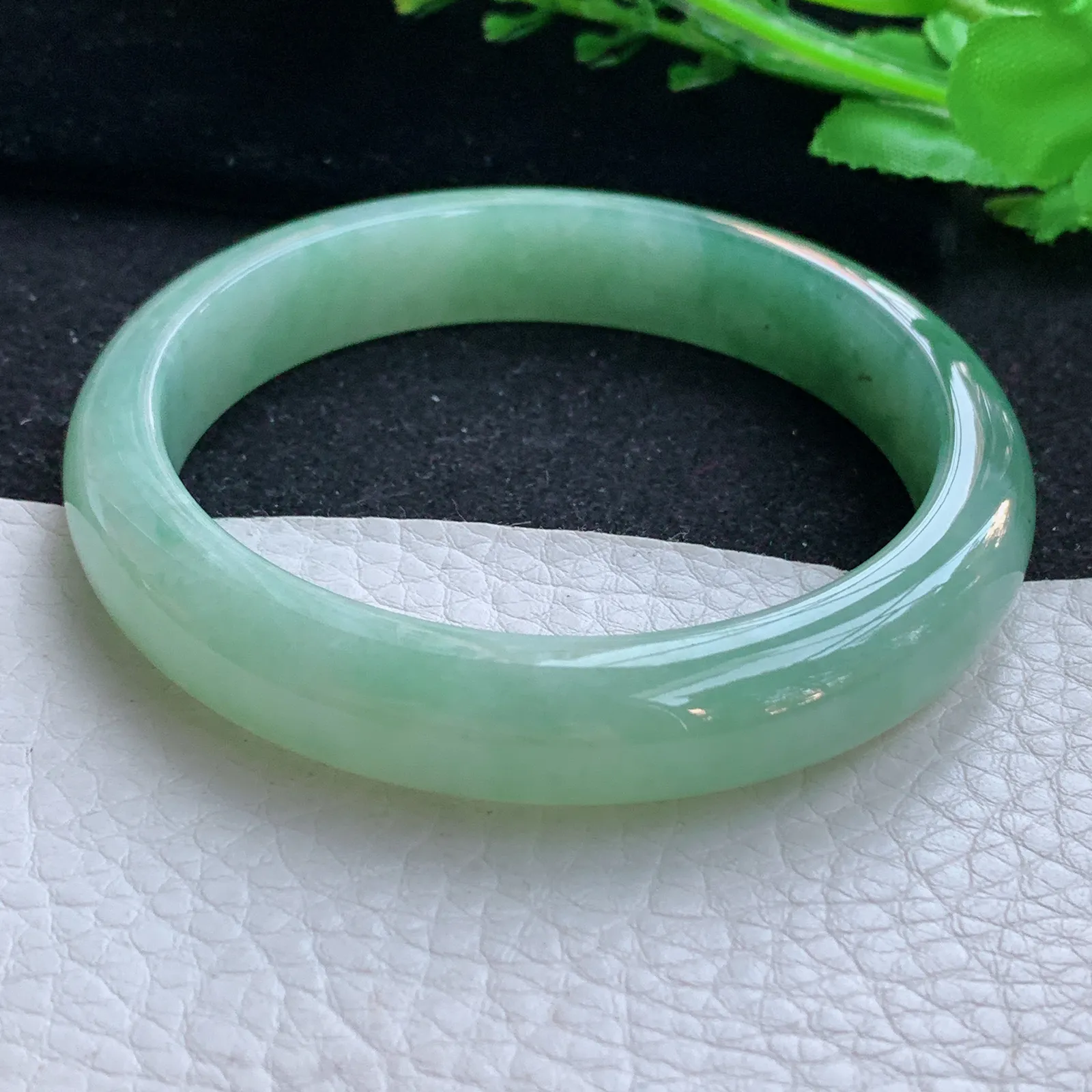 yh大圈口61.5*12.6*8招财镯 缅甸翡翠a货玉手镯半山水宽边玉手环