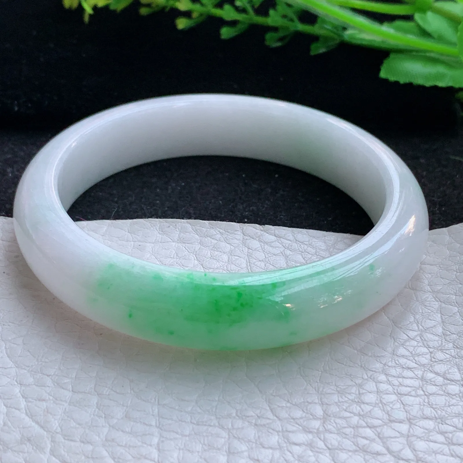 yh自然光57*12.8*7.8平安镯 缅甸翡翠a货玉手镯飘绿秀气宽边玉手环 美人镯