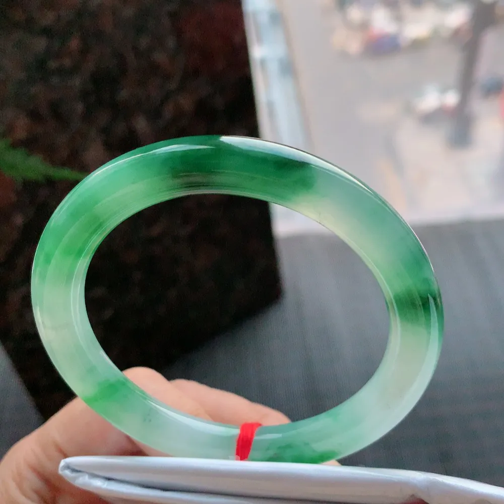 圆条高冰辣绿 无瑕 尺寸:57.5/8.6/9.2 种色兼备