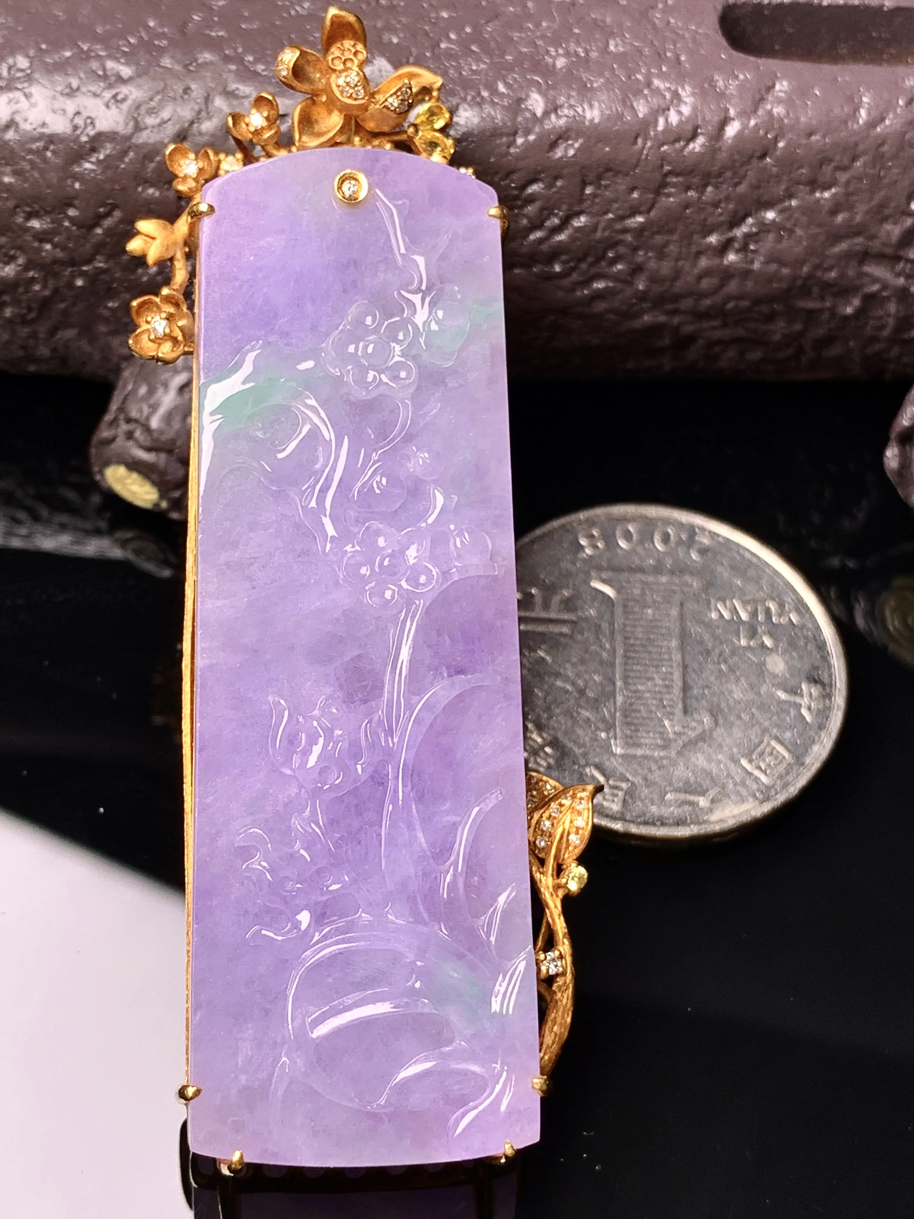 18k金钻镶嵌紫罗兰花件牌吊坠 玉质细腻 色泽艳丽清新 整体尺寸65*22.5*8.5