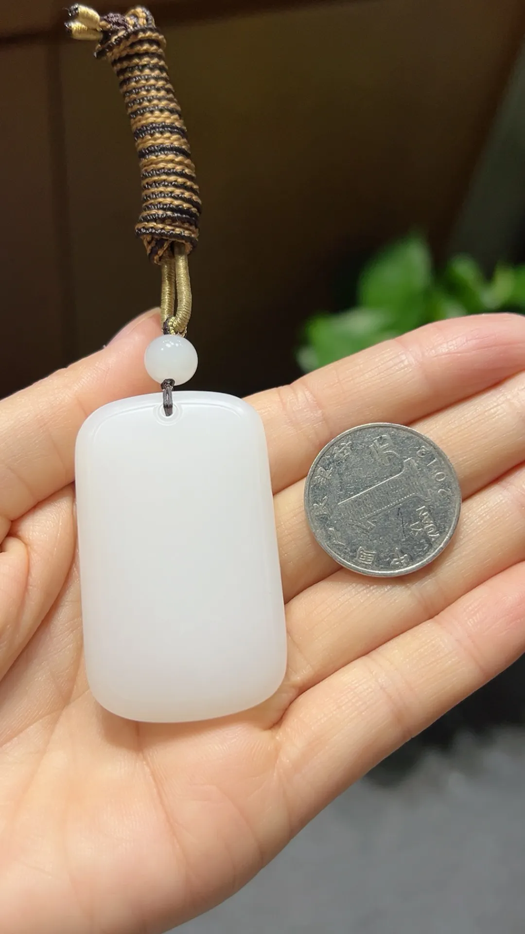 新品｜白玉｜平安牌

重55.9克 尺寸51*30*14m m