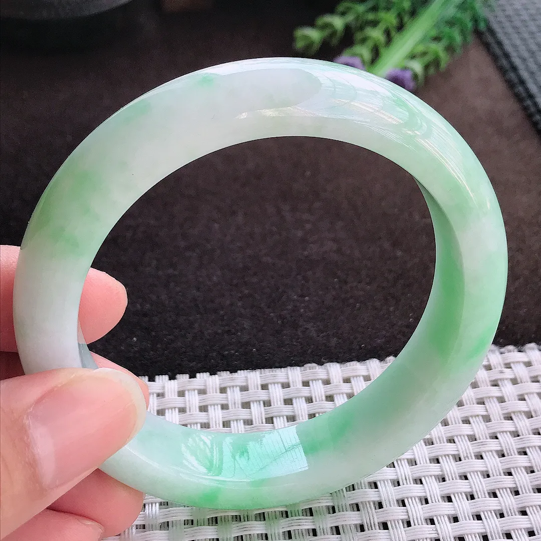 天然a货翡翠59.5/14.6/9老坑精美温润飘阳绿手镯宽边玉手镯