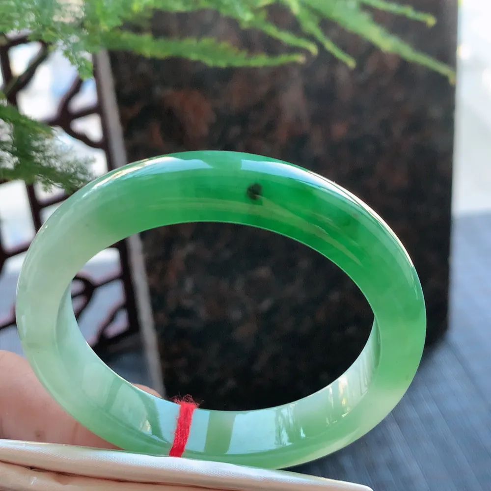 正圈一大节翠绿 无瑕 尺寸:53.5/11.7/7.4 色好