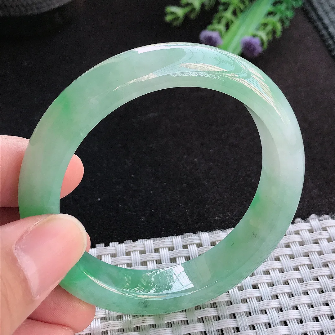 天然a货翡翠53/12.7/8.6老坑冰胶果冻满绿甜绿手镯宽边玉手镯