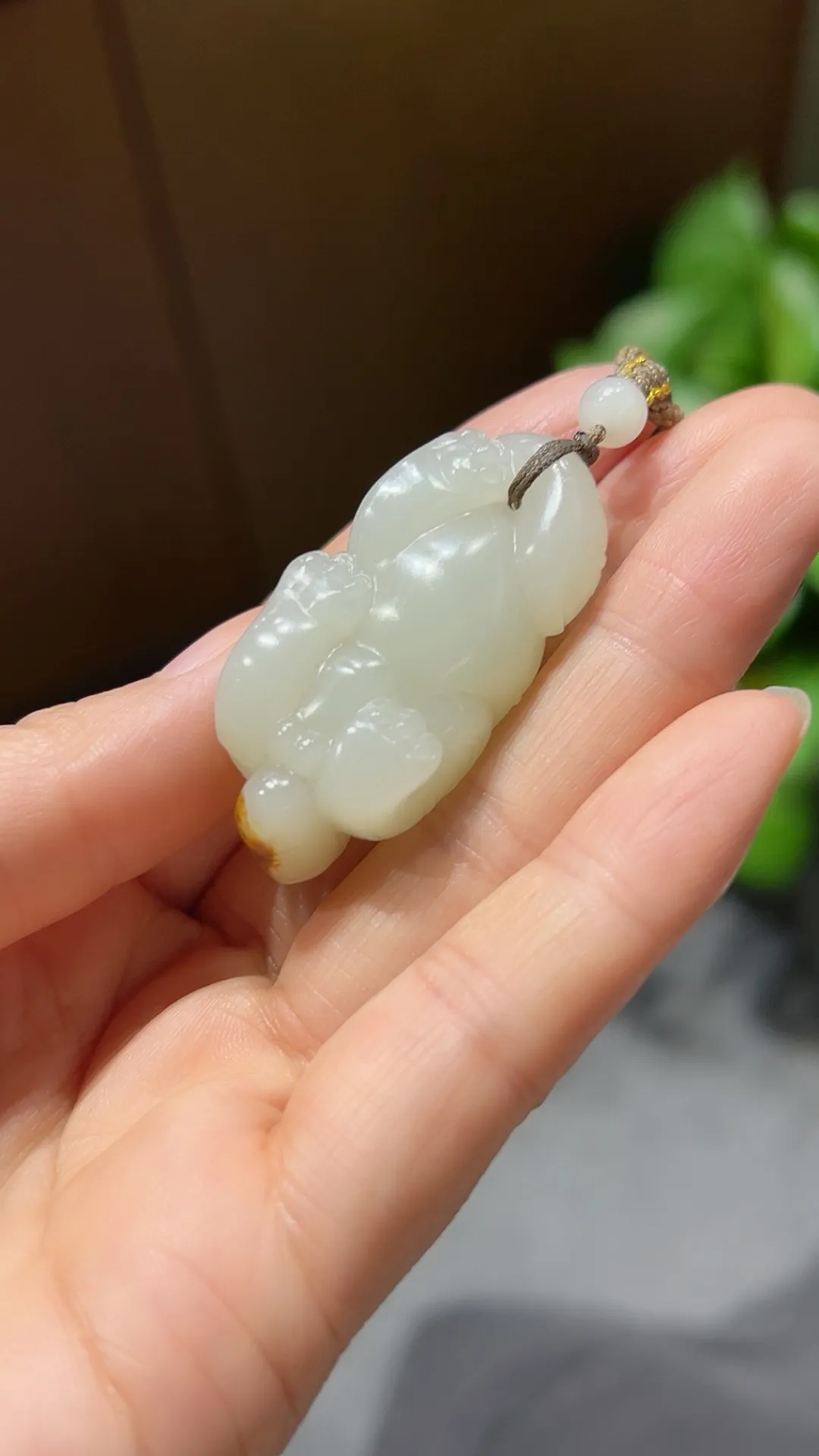 籽料｜红皮｜小萌虎

重26.1克 尺寸44*22*18m m