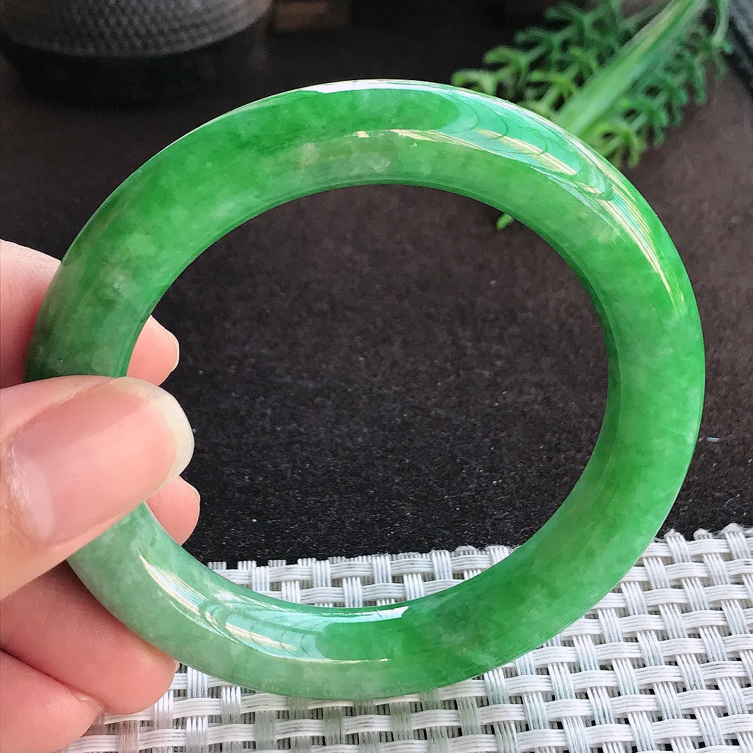天然a货翡翠55.5/10.7/10.6老坑精美温润辣阳绿满绿圆条手镯玉手镯