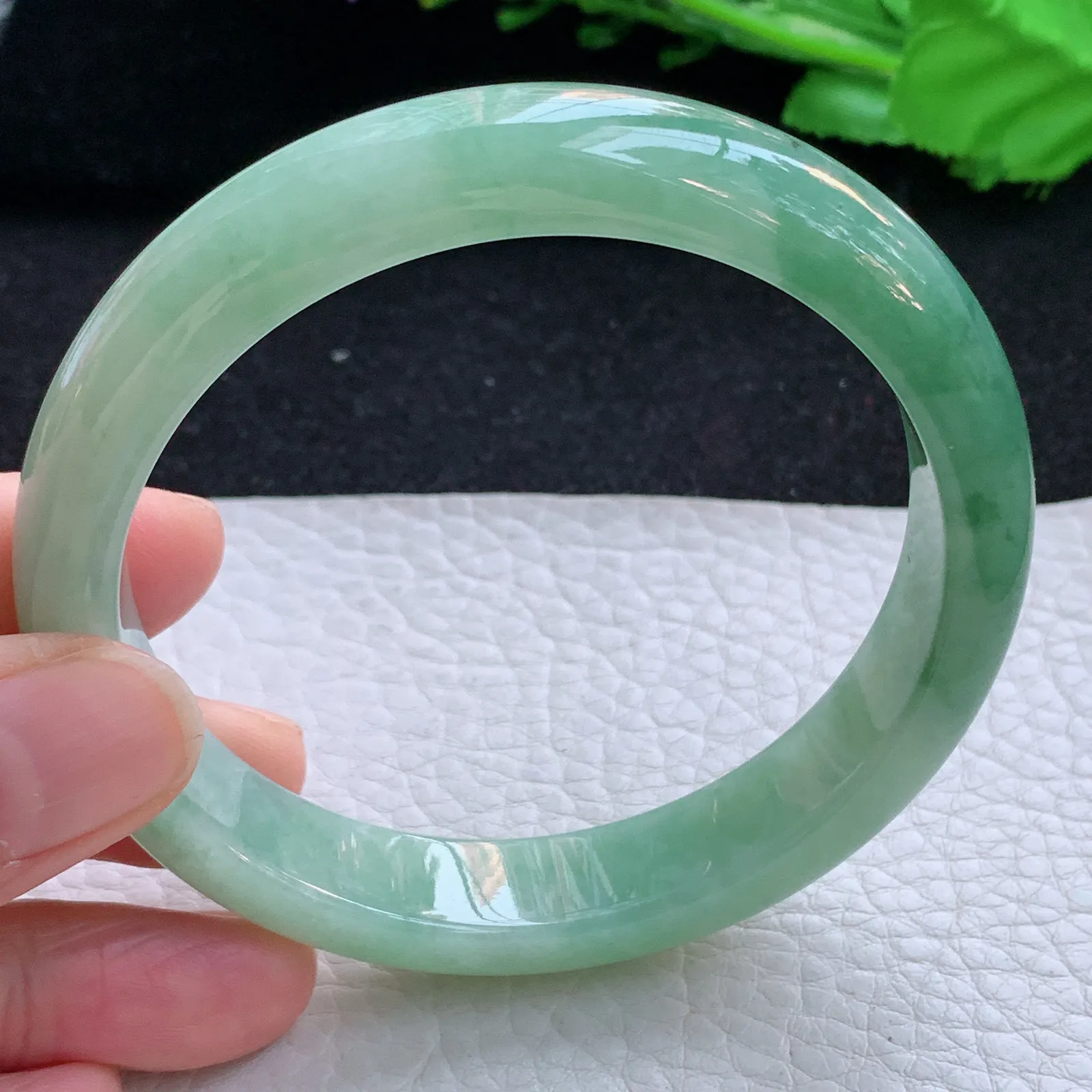 yh大圈口61.5*12.6*8招财镯 缅甸翡翠a货玉手镯半山水宽边玉手环