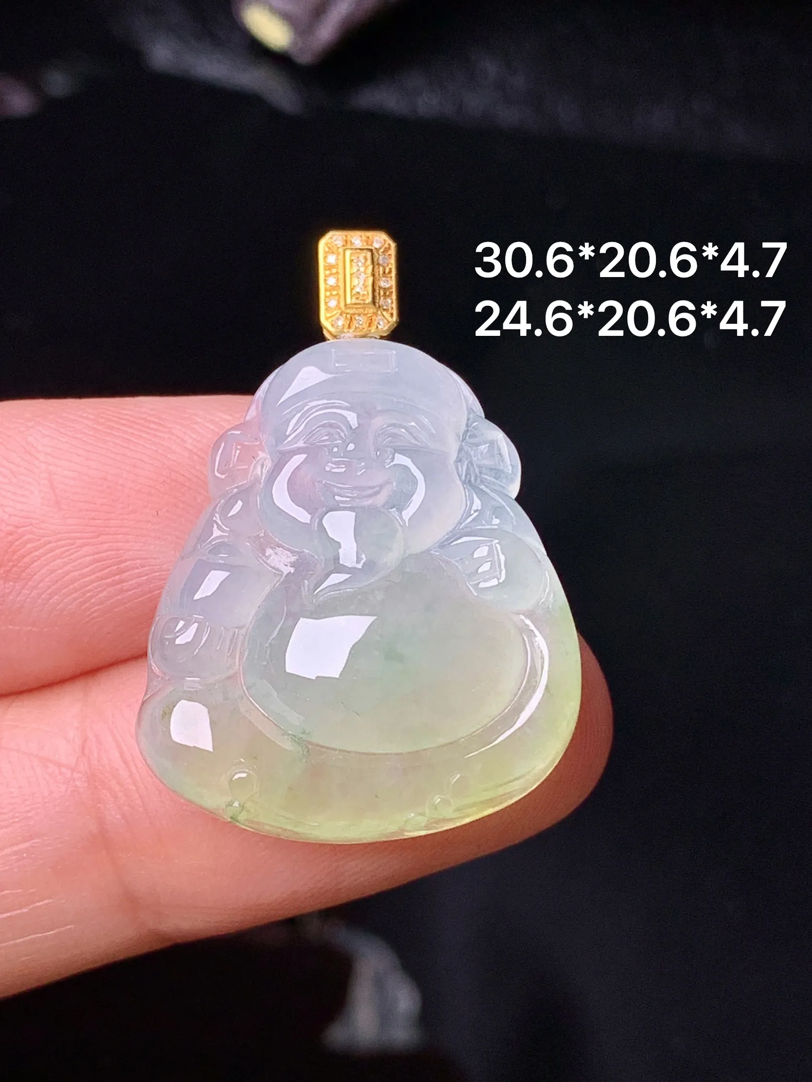 18k金镶嵌飘黄翡财神吊坠 玉质细腻 色泽清新艳丽 整体尺寸30.6*20.6*4.7