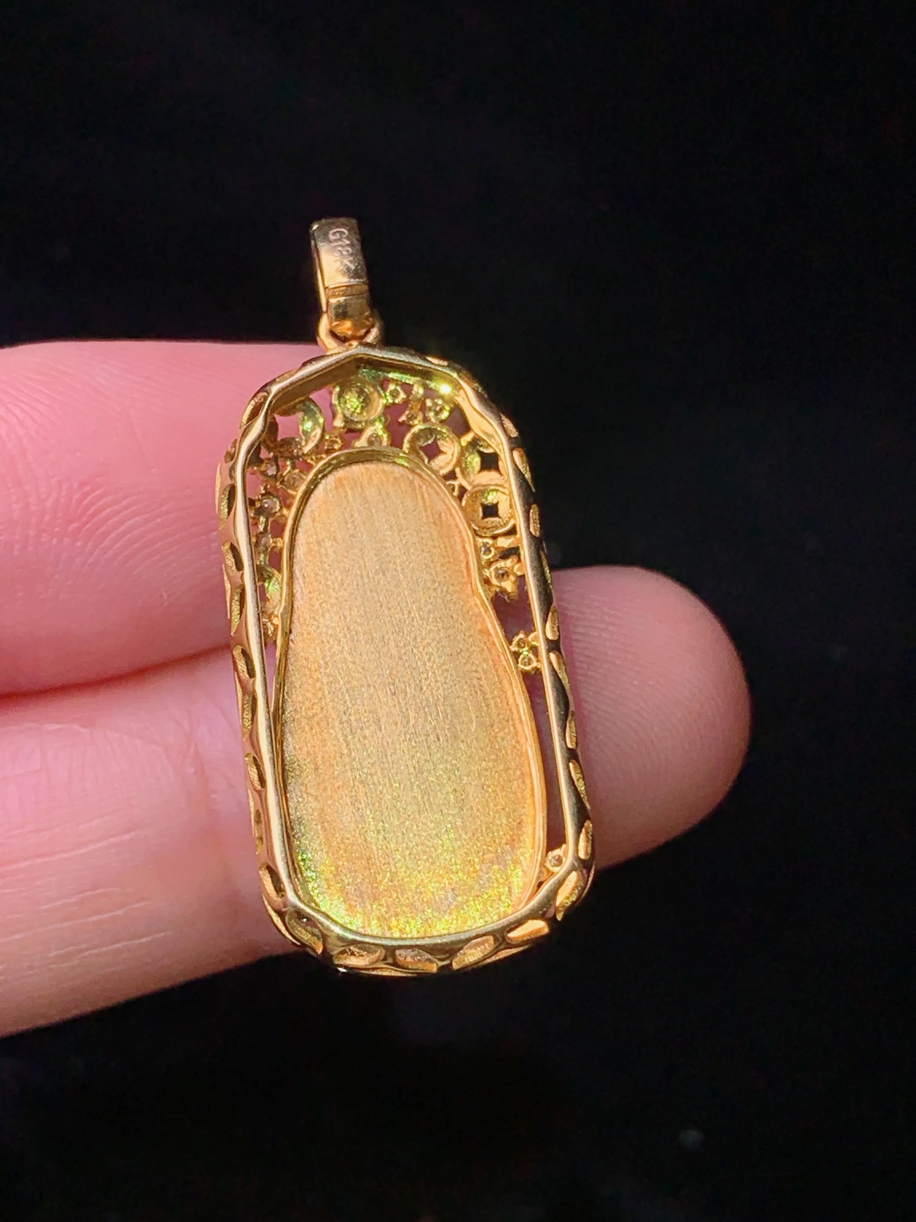 18k金钻镶嵌翠绿财神吊坠 玉质细腻 色泽清新艳丽 整体尺寸32.5*13.3*8.2