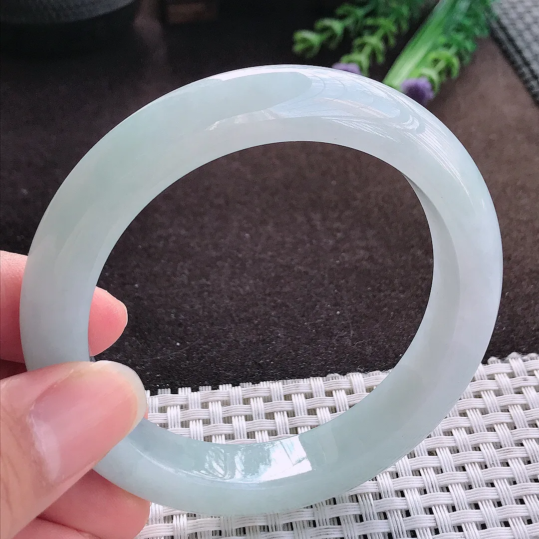 天然a货翡翠59/12.4/9.5老坑秀气冰胶天空蓝手镯宽边玉手镯