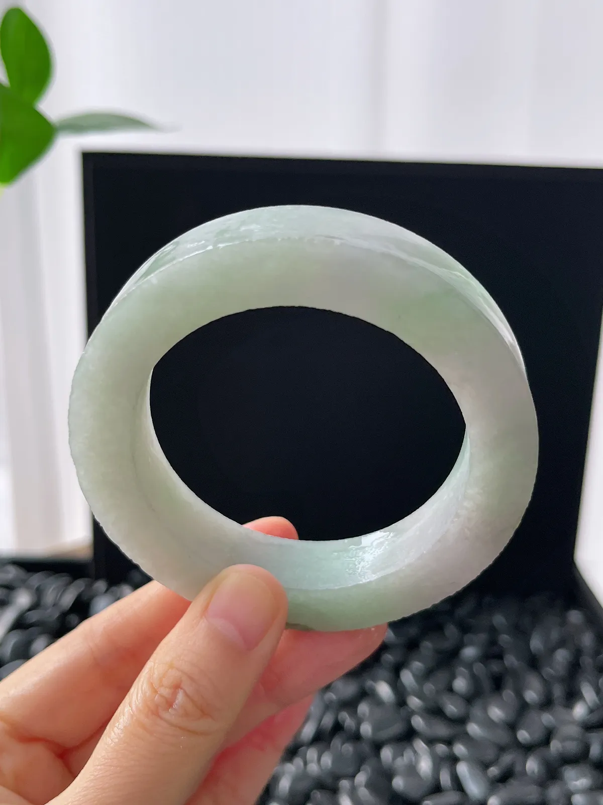 翡翠镯饼，⭕️正圈最大做57，圆条最大做53；最小做53.3