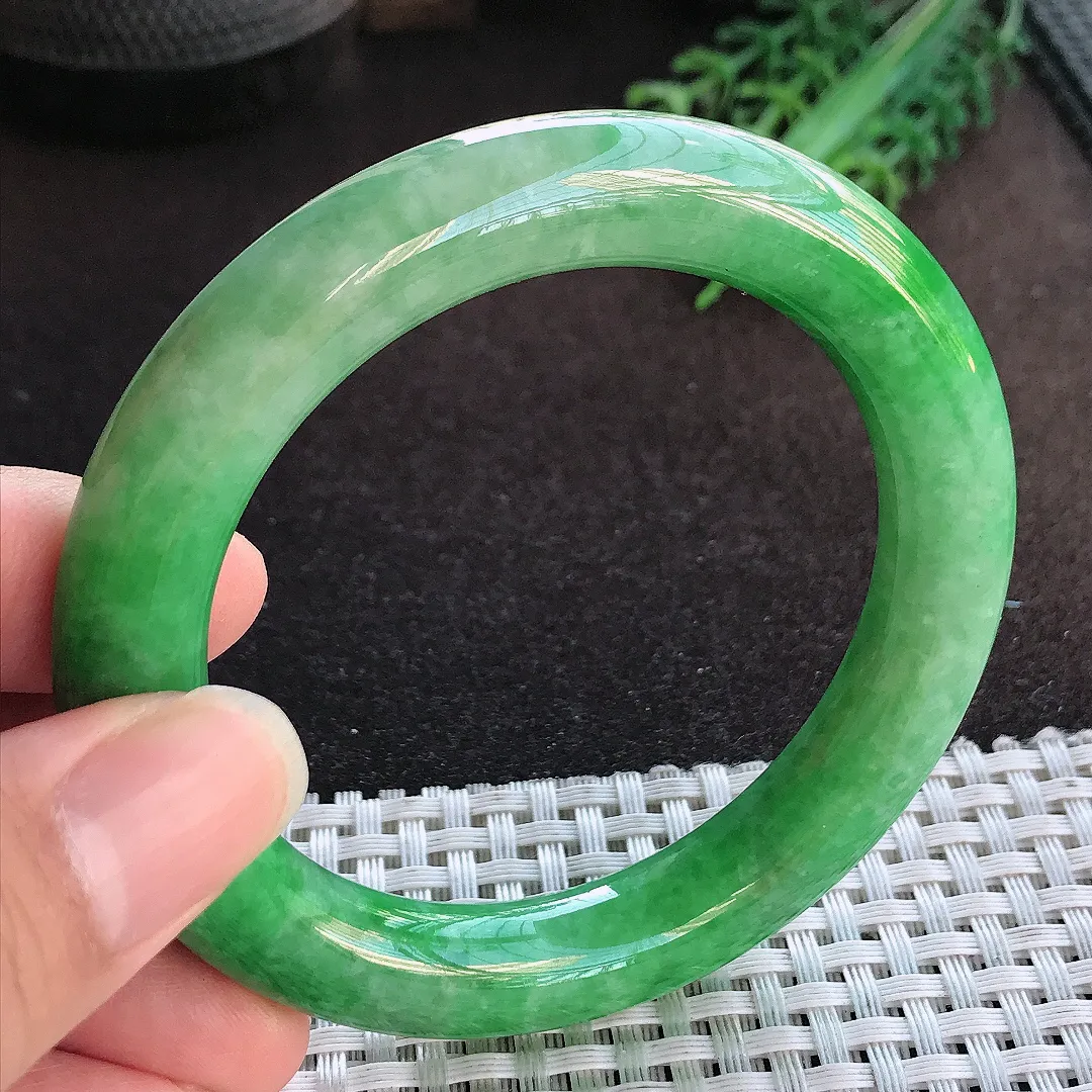 天然a货翡翠55.5/10.7/10.6老坑精美温润辣阳绿满绿圆条手镯玉手镯
