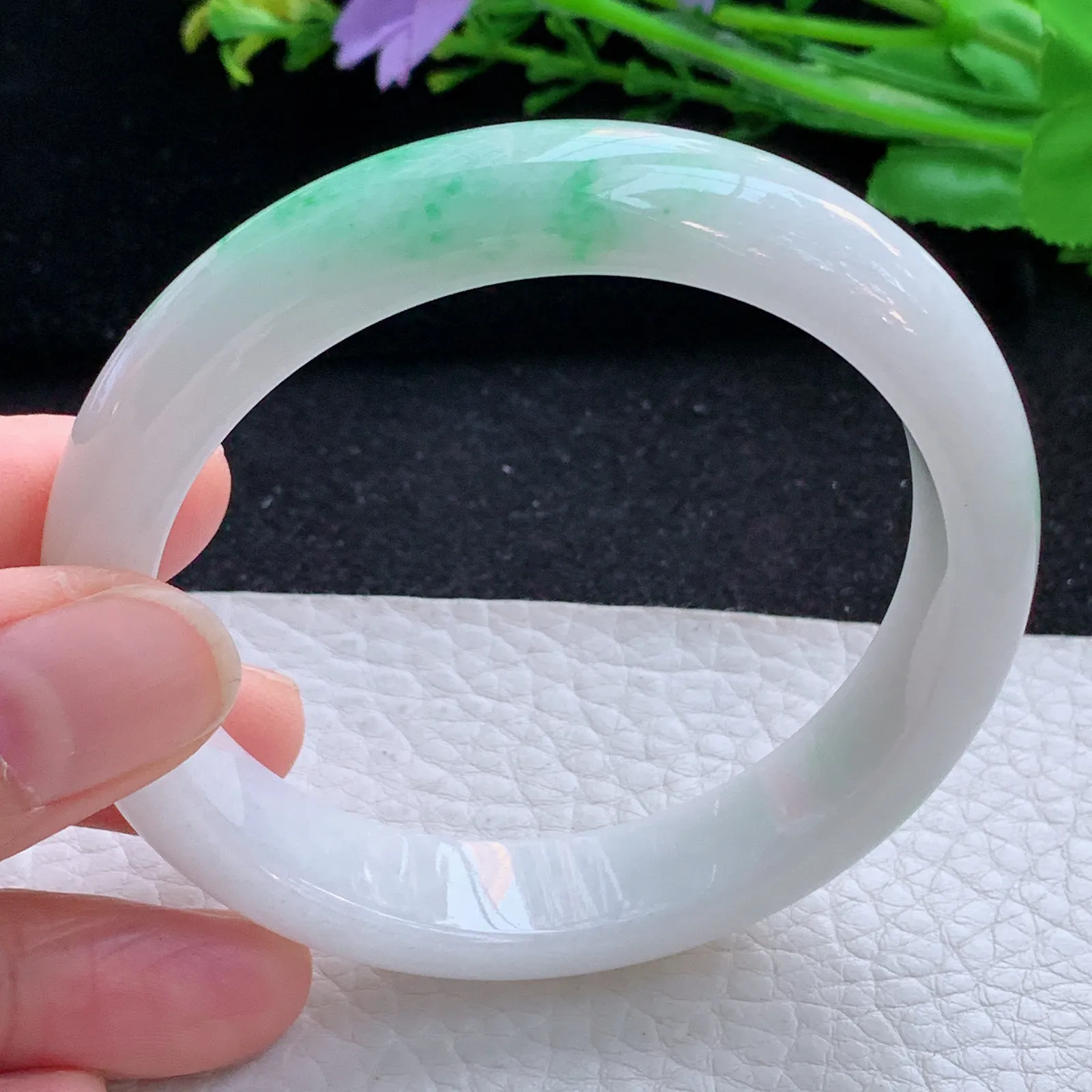 yh自然光57*12.8*7.8平安镯 缅甸翡翠a货玉手镯飘绿秀气宽边玉手环 美人镯