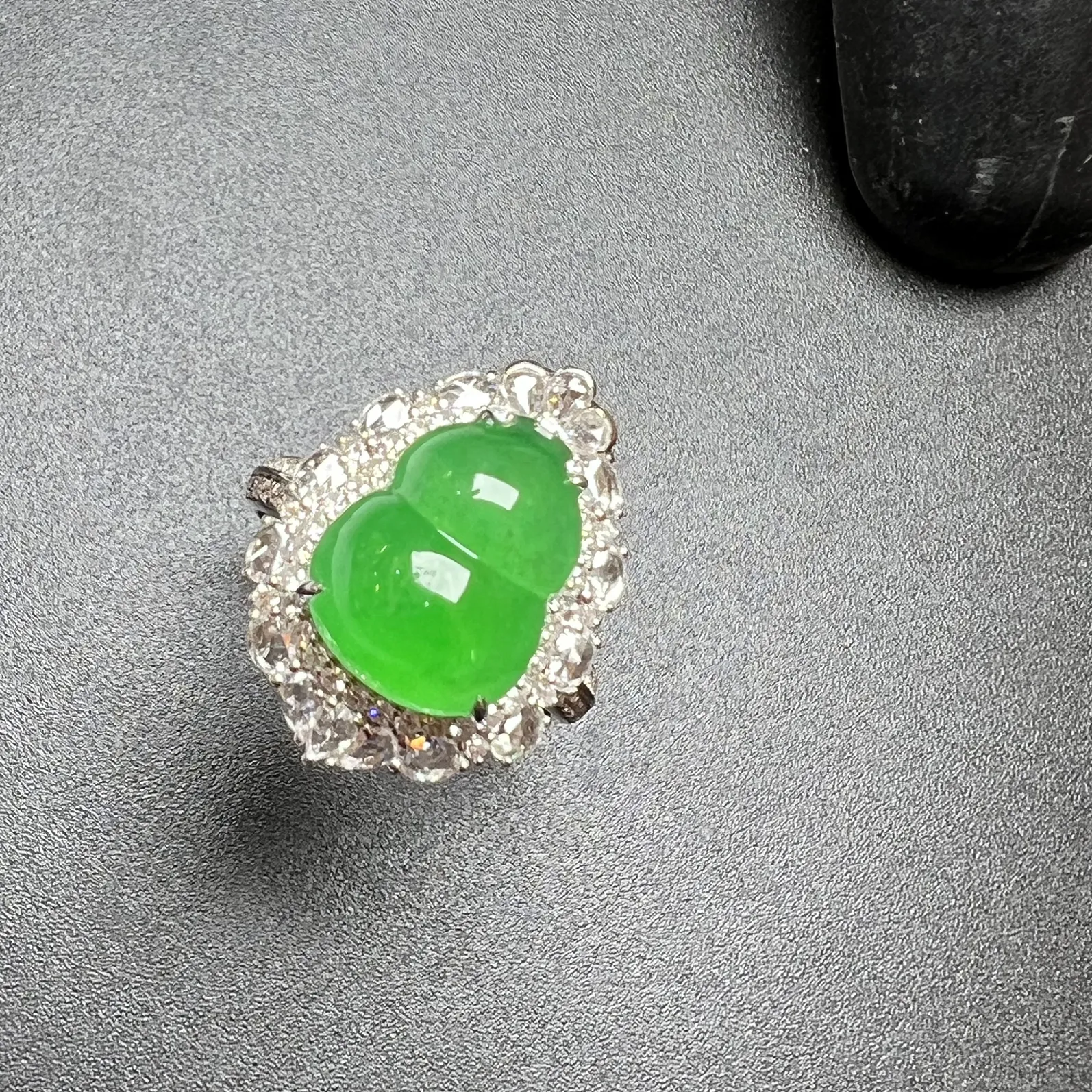 满绿双用款葫芦戒指+坠整体尺寸26.6*15*13.7 裸石尺寸12.6*9.8*5.5