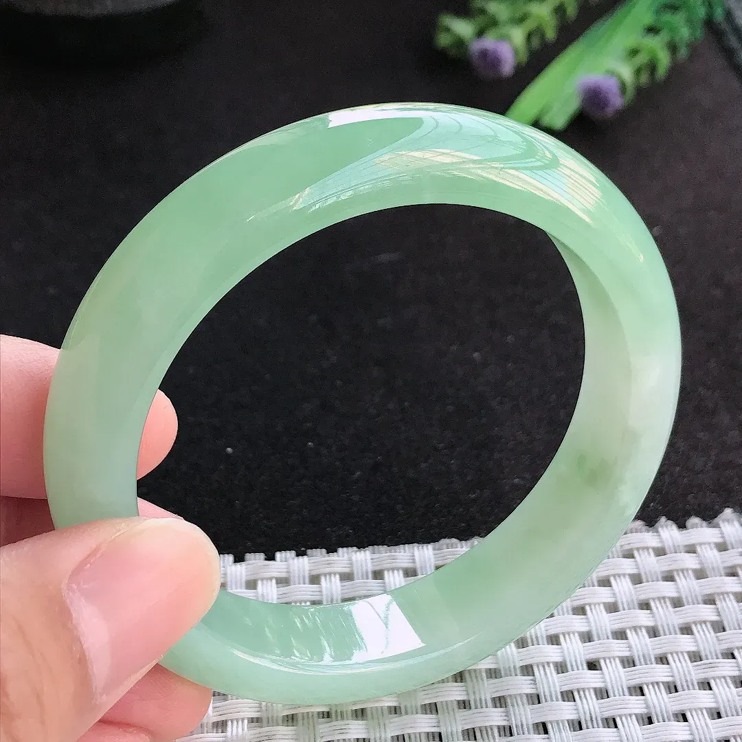 天然a货翡翠55/12.8/8.3老坑冰胶果冻冰晴满绿甜绿手镯宽边玉手镯