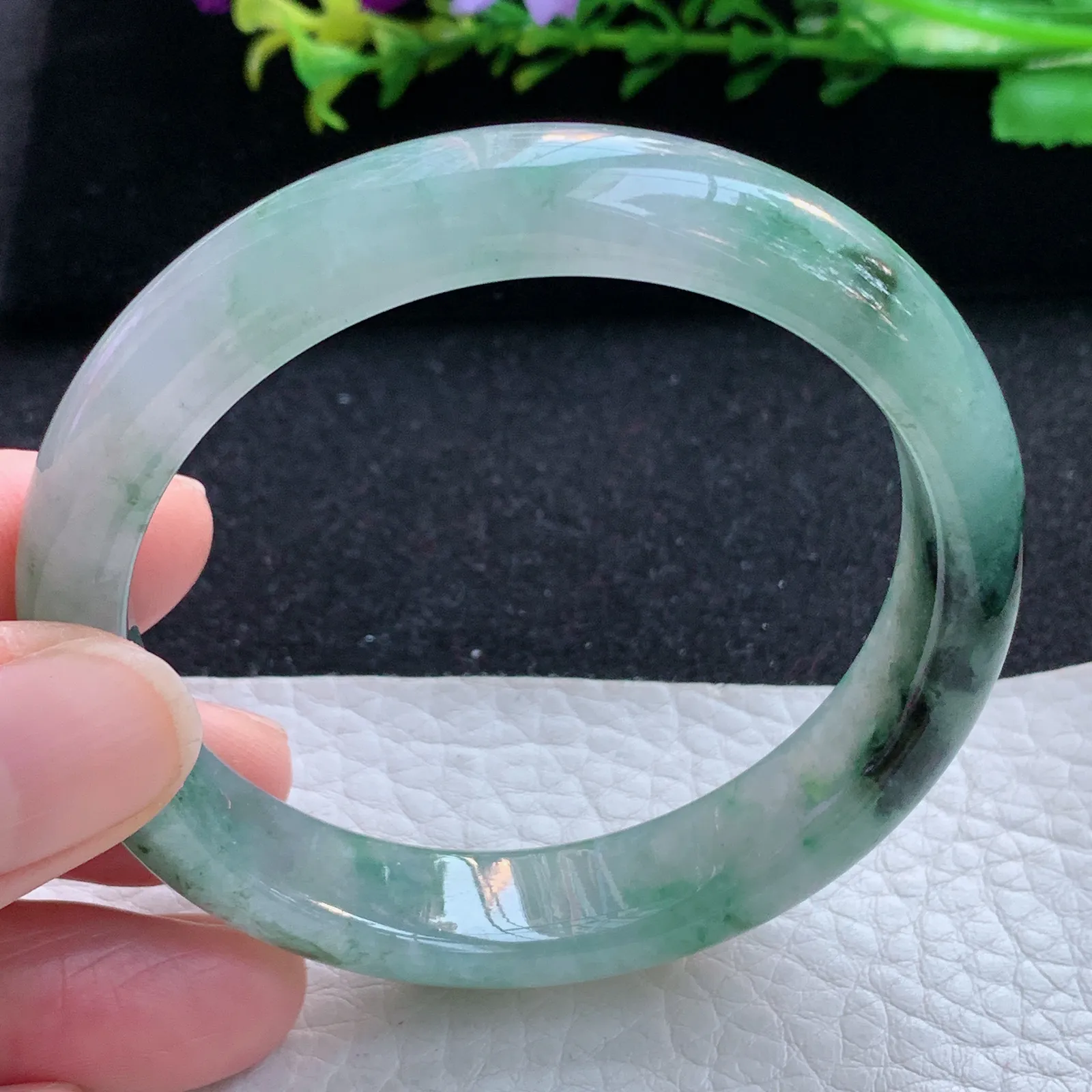 n自然光54.5*11.6*7平安镯 缅甸翡翠a货玉手镯冰飘花宽边玉手环 美人镯