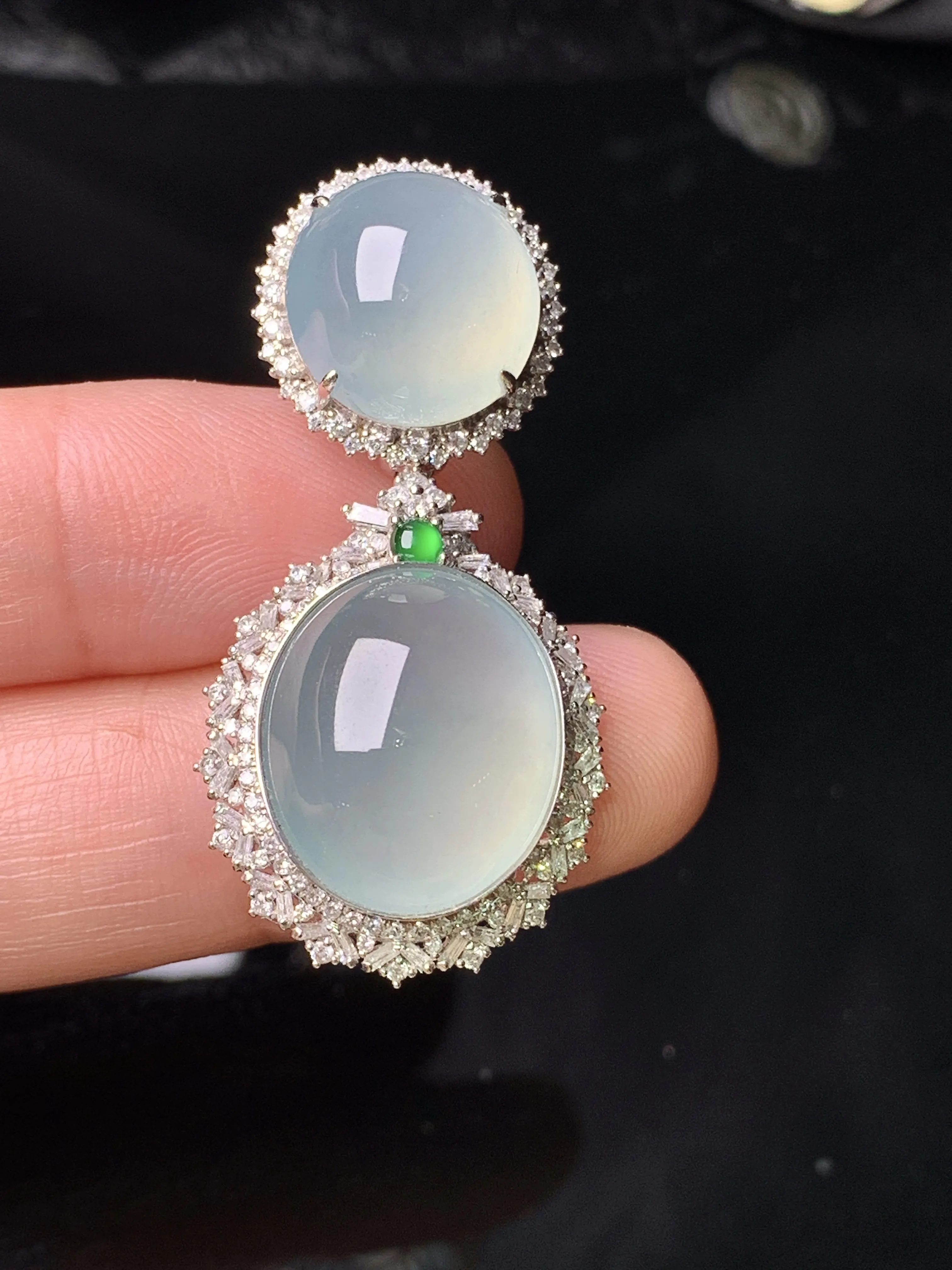 18k金钻镶嵌冰种蛋面组合吊坠 玉质细腻 色泽清新艳丽 整体尺寸39.7*19.5*11.6