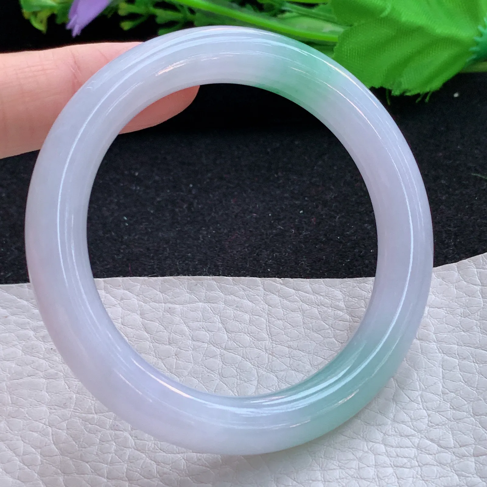 yh自然光54*9.5叮当镯 缅甸翡翠a货玉手镯清新飘绿圆条玉手环 美人镯