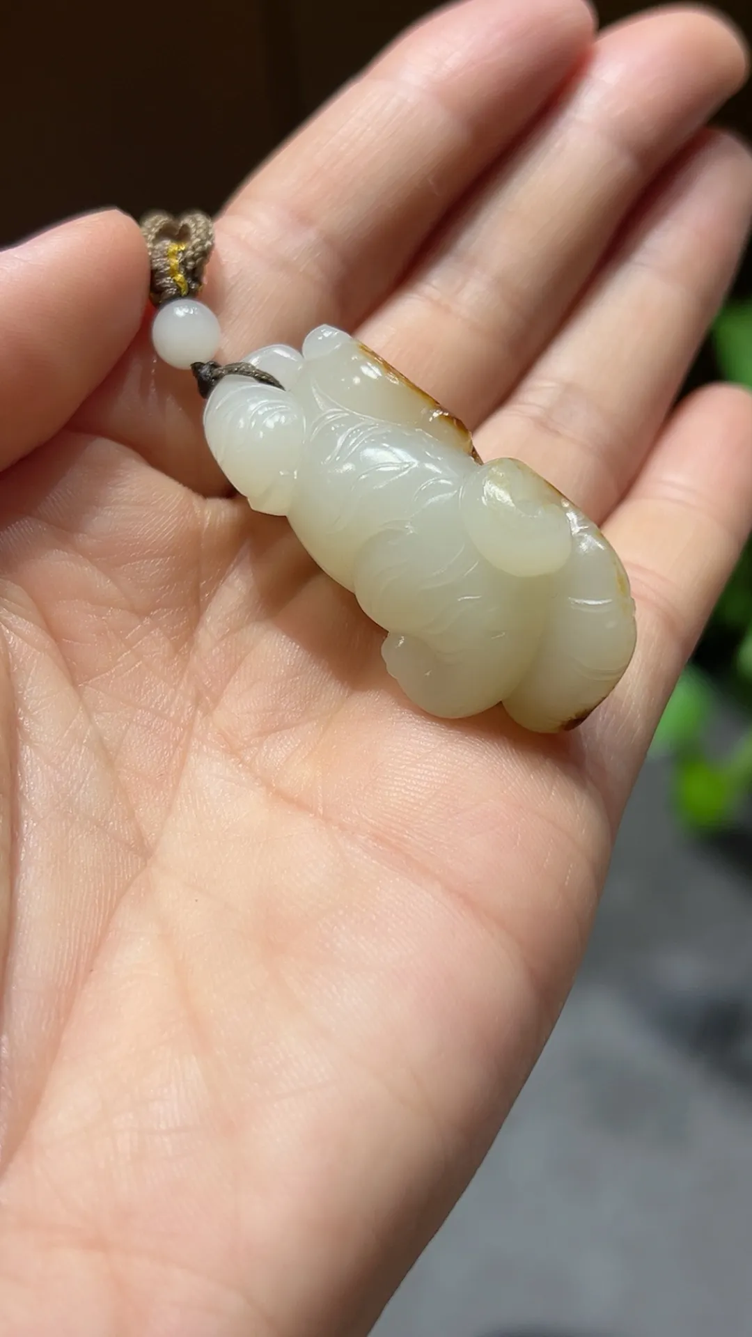 籽料｜红皮｜小萌虎

重26.1克 尺寸44*22*18m m