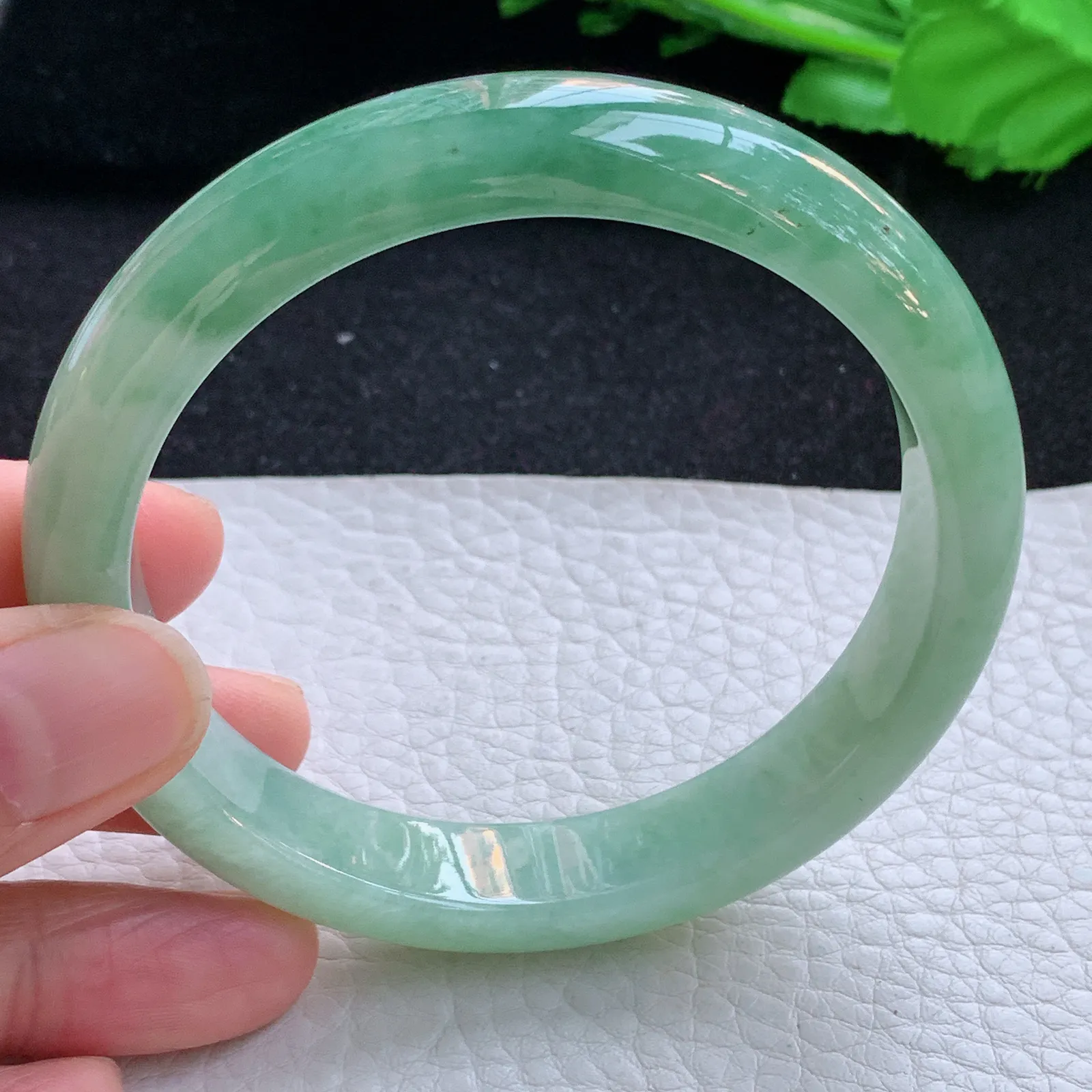 yh大圈口61.5*12.6*8招财镯 缅甸翡翠a货玉手镯半山水宽边玉手环