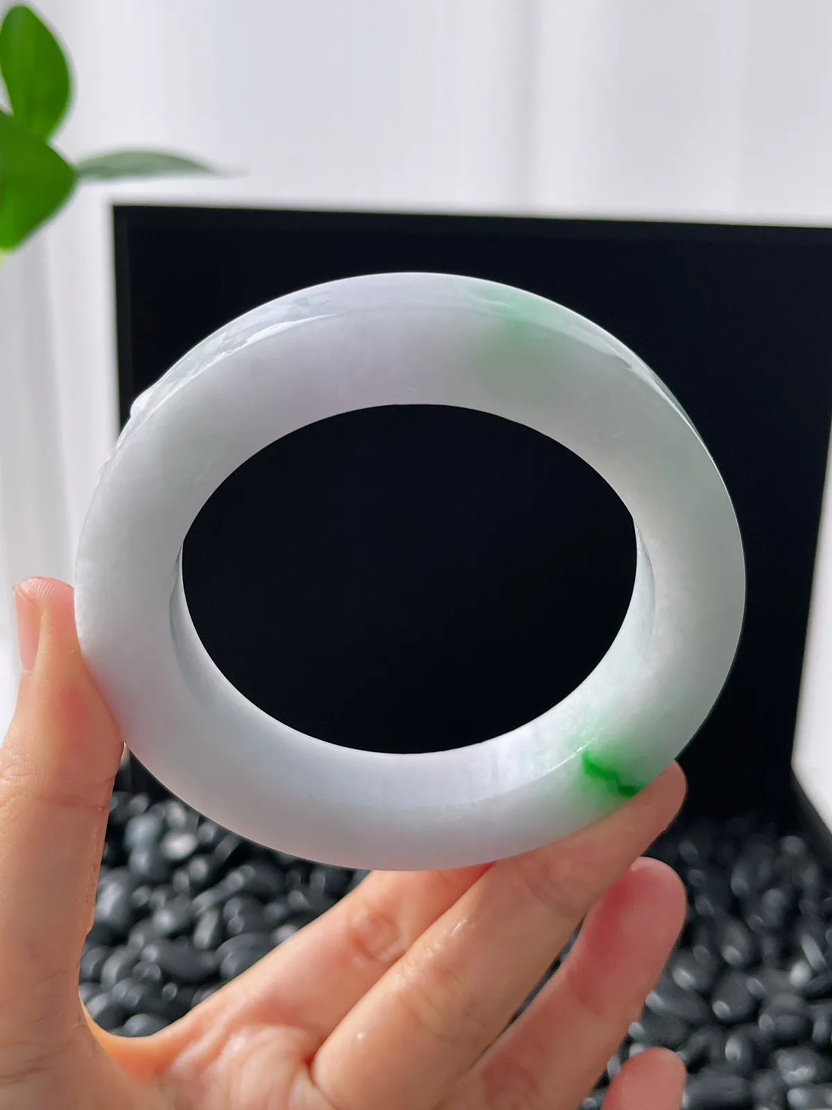 翡翠镯饼，⭕️正圈最大做63，圆条最大做59；最小做57.6