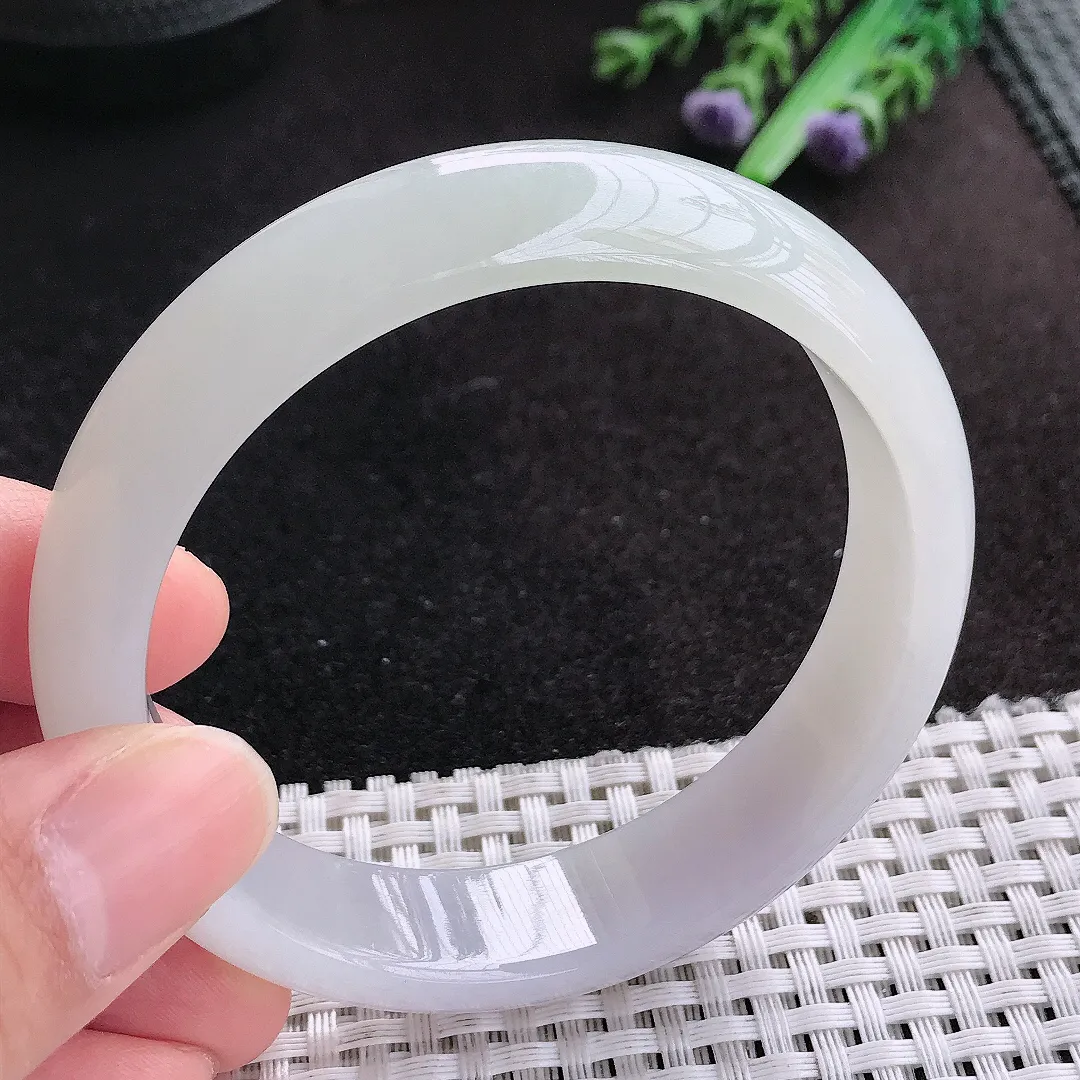 天然A货翡翠58.5/14.3/7.6老坑冰纯起胶月光白手镯宽边玉手镯