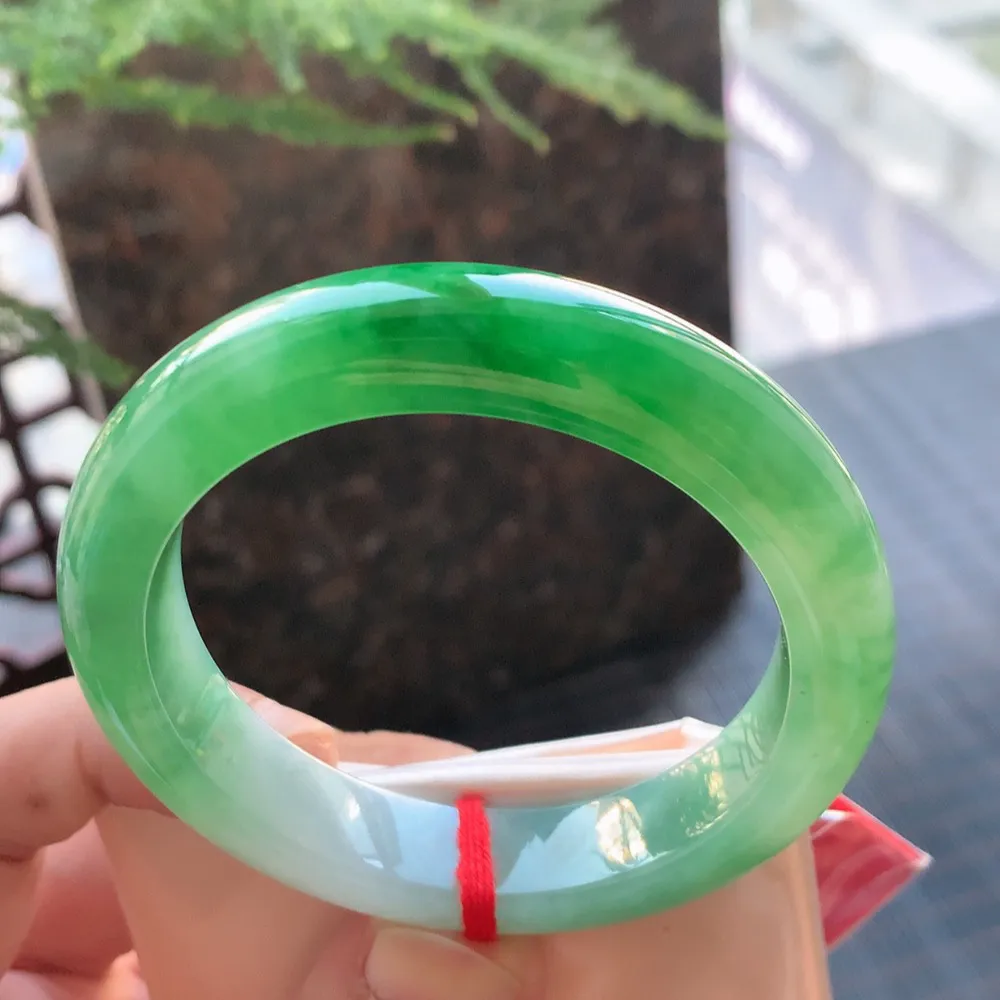 正圈冰辣绿 无瑕 尺寸:53.7/12.2/9 种色兼备