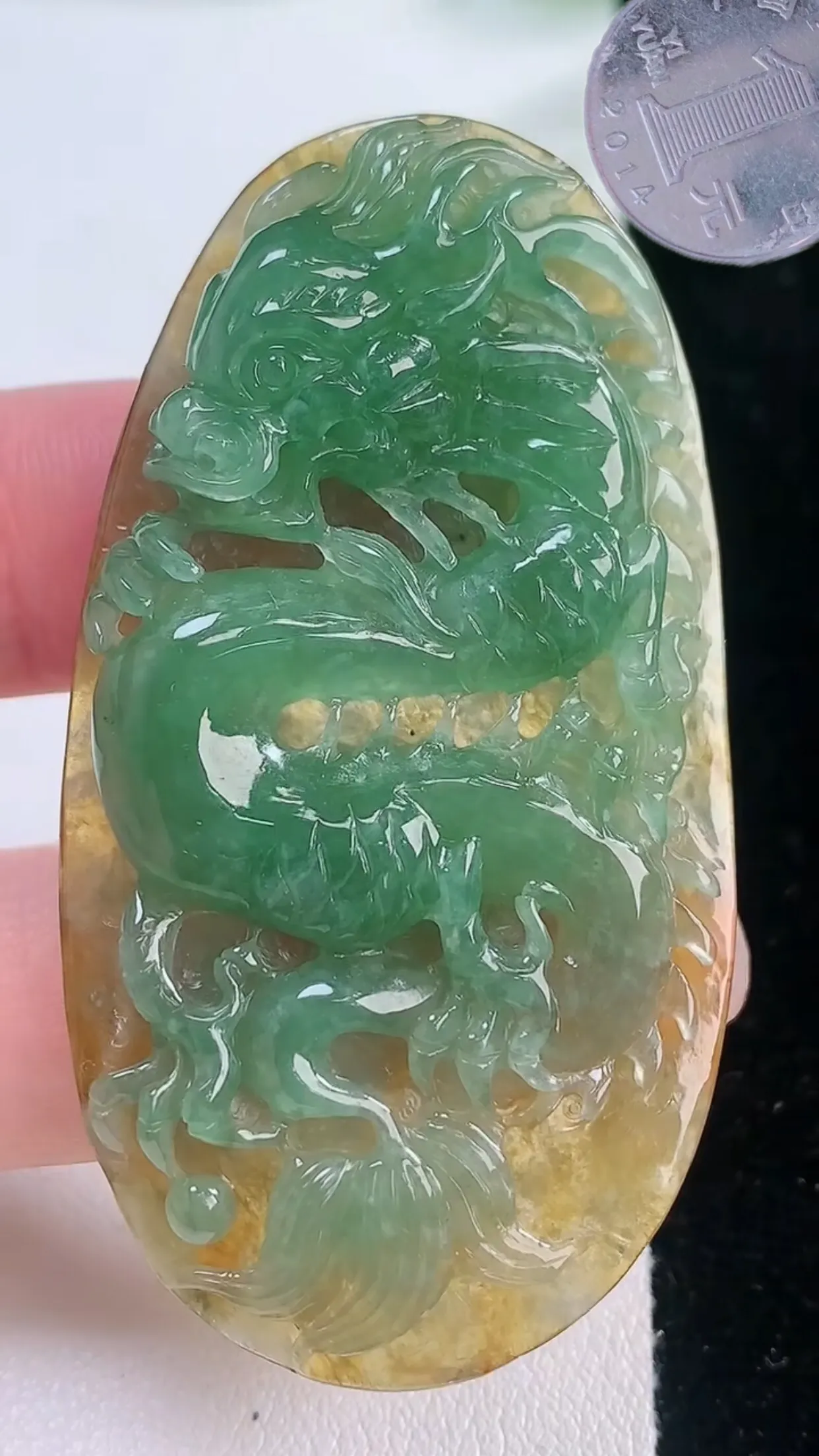 缅甸天然翡翠a货 老坑料起胶冰润 双彩黄加绿霸气龙牌吊坠，尺寸59-30-8.8mm  y 20.13