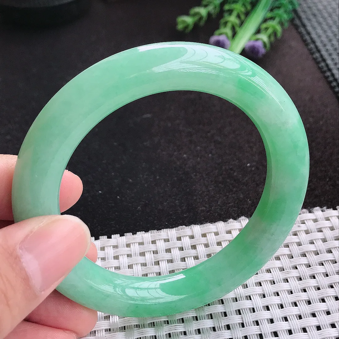 天然A货翡翠55.5/11.1/10.8老坑精美满绿圆条手镯玉手镯