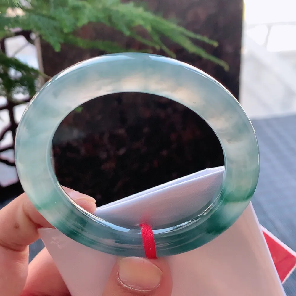 圆条冰玻飘花 无瑕 尺寸:52.7/10.1 花美 种水好