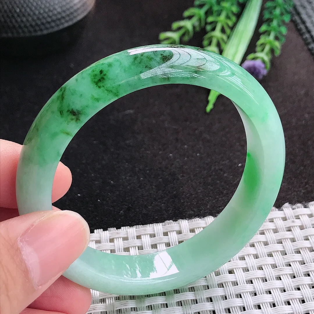 天然A货翡翠54.5/12.3/7.6老坑精美飘绿手镯宽边玉手镯