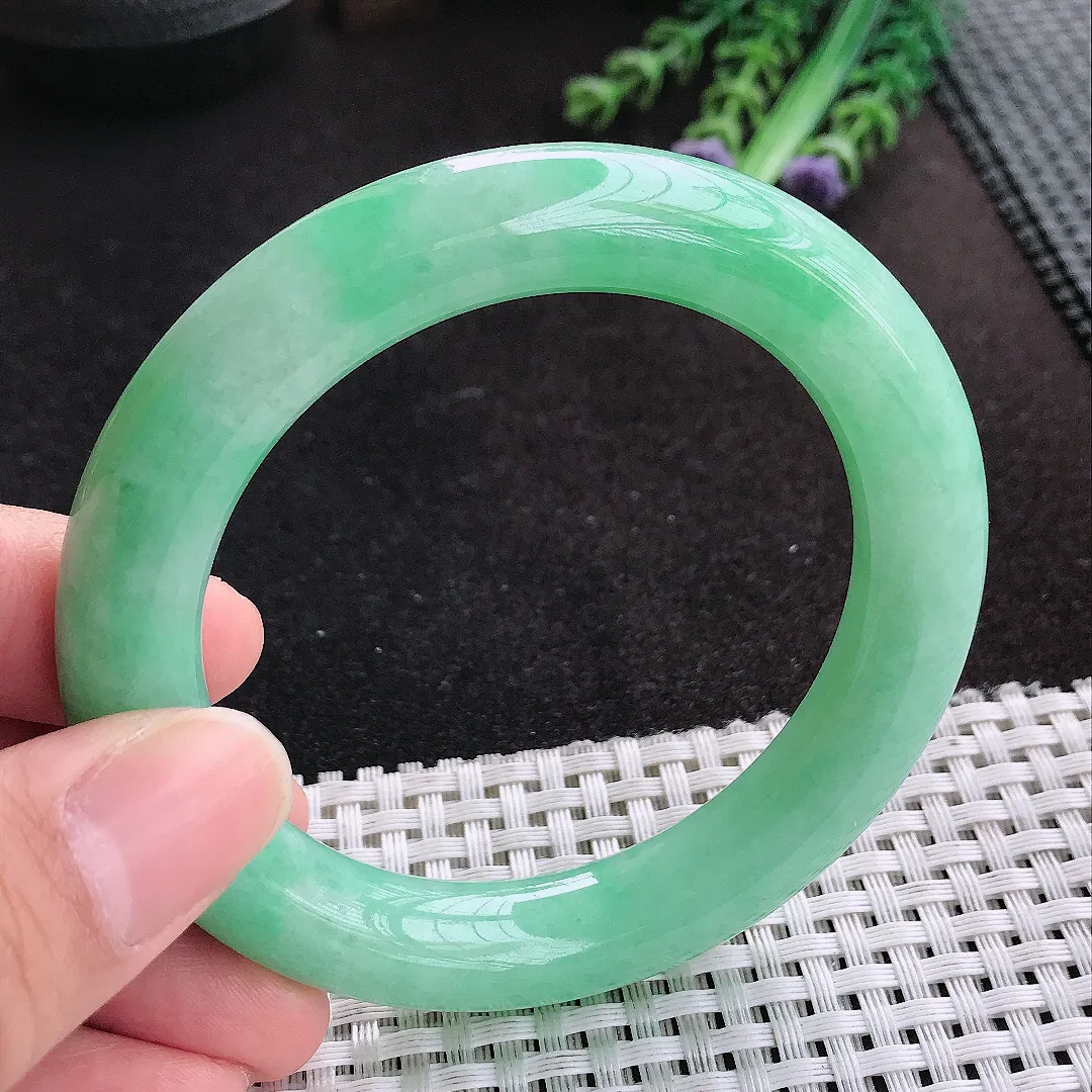 天然A货翡翠55.5/11.1/10.8老坑精美满绿圆条手镯玉手镯