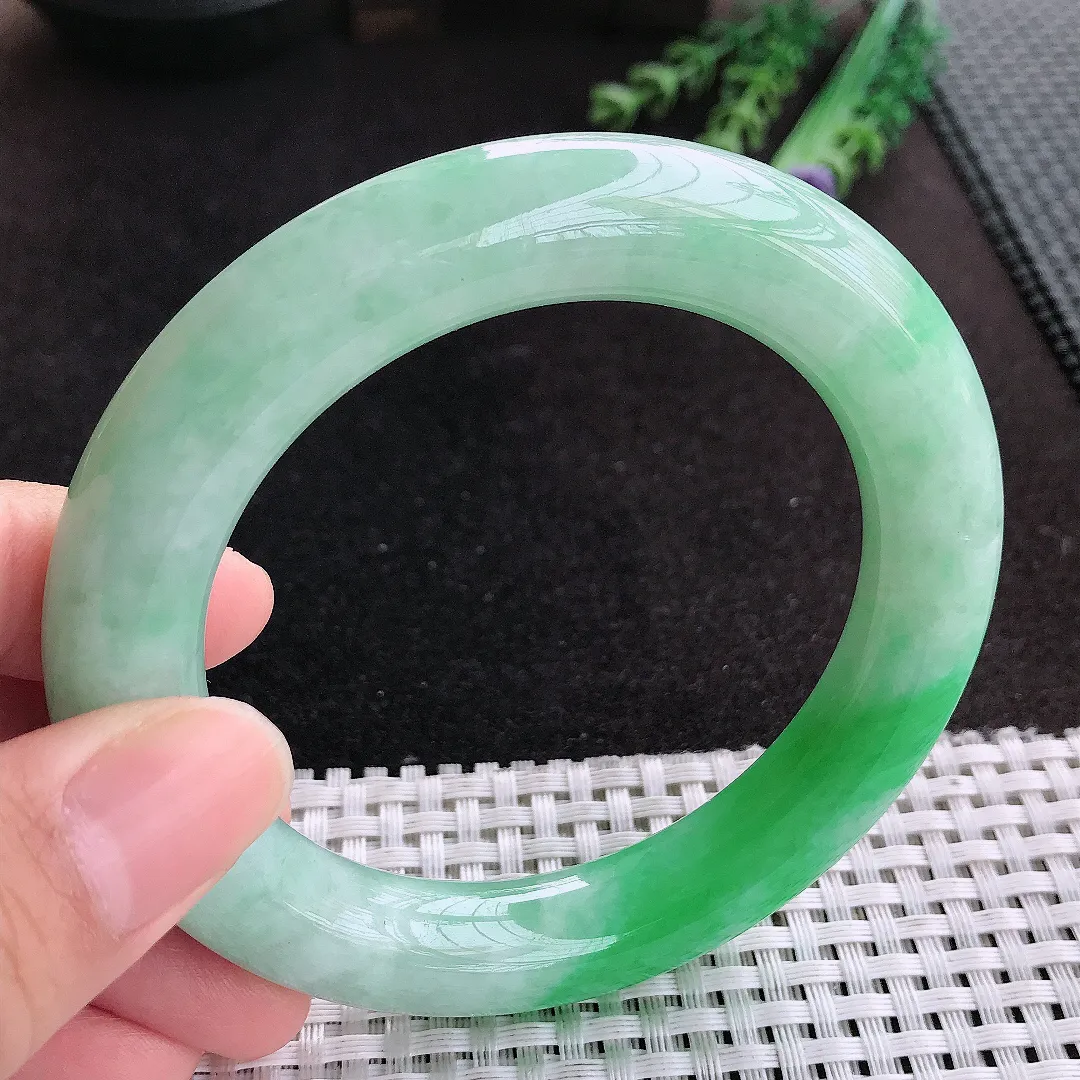 天然A货翡翠59/12/12.2老坑精美温润飘阳绿胖圆条手镯玉手镯