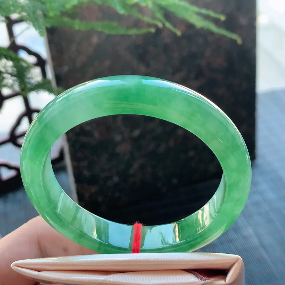 正圈高冰辣绿 无瑕 尺寸:57.1/12.8/8.2 种色兼备🥰🥰