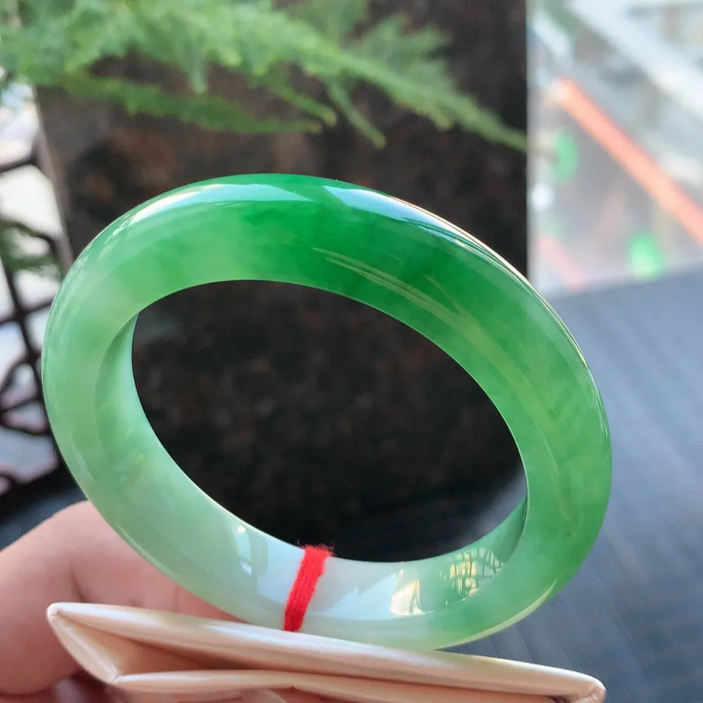 正圈冰辣绿 无瑕 尺寸:53.7/12.2/9 种色兼备