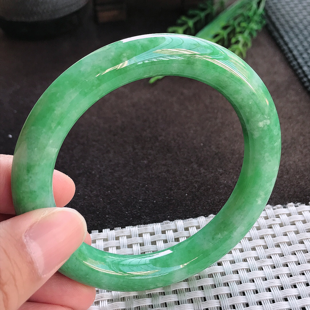 天然A货翡翠58.8/10.6/10.8老坑精美满绿阳绿圆条手镯玉手镯