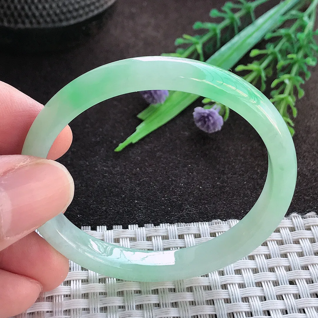 天然A货翡翠49/45/8/5.6老坑冰胶水灵飘绿贵妃手镯小圈口玉手镯