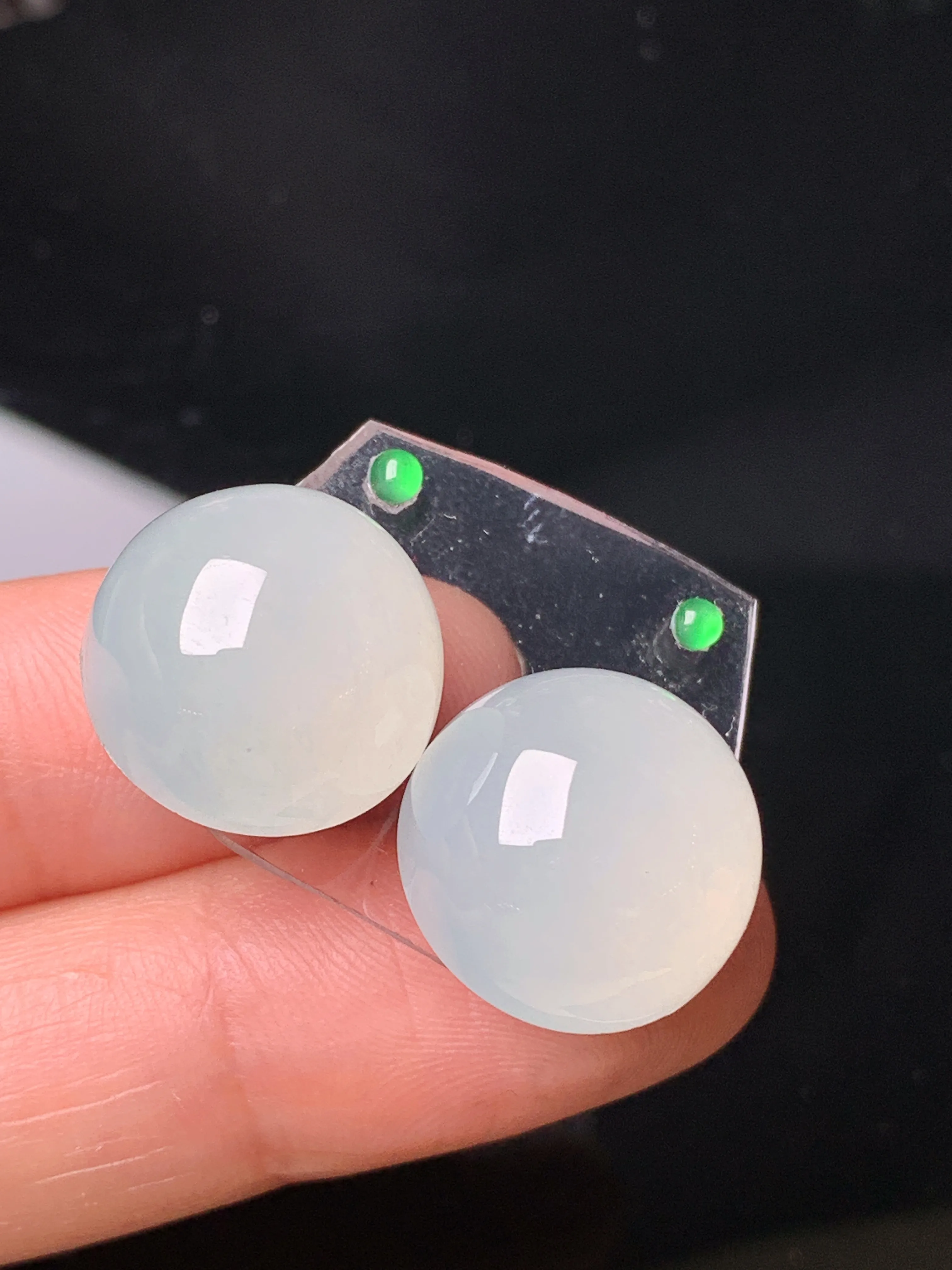 镶嵌款 冰种蛋面吊坠 玉质细腻 色泽艳丽清新 整体尺寸15*10.5