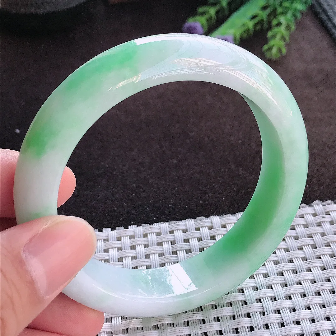 天然A货翡翠57.2/14.9/9老坑精美飘阳绿手镯宽边玉手镯