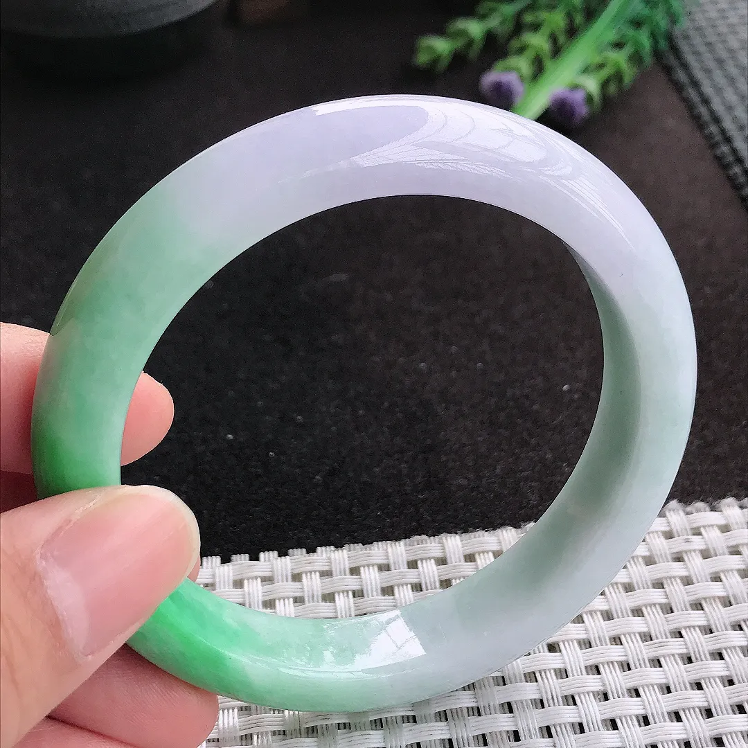 天然A货翡翠60/12.5/8.8老坑精美温润飘绿手镯宽边玉手镯