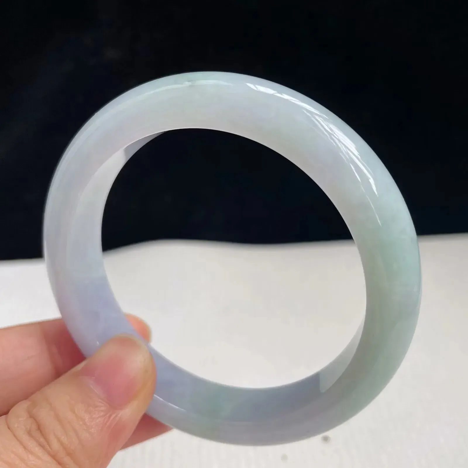 53.7mm自然光拍摄天然翡翠紫罗兰好种水正圈手镯 51.09克