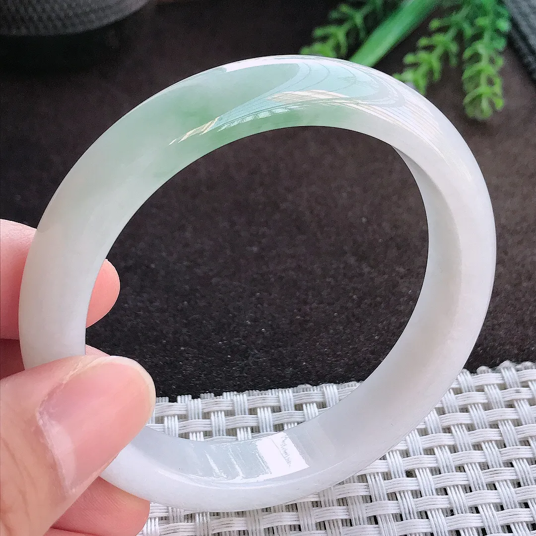 天然A货翡翠57/12.2/7.9老坑冰润飘花手镯宽边玉手镯